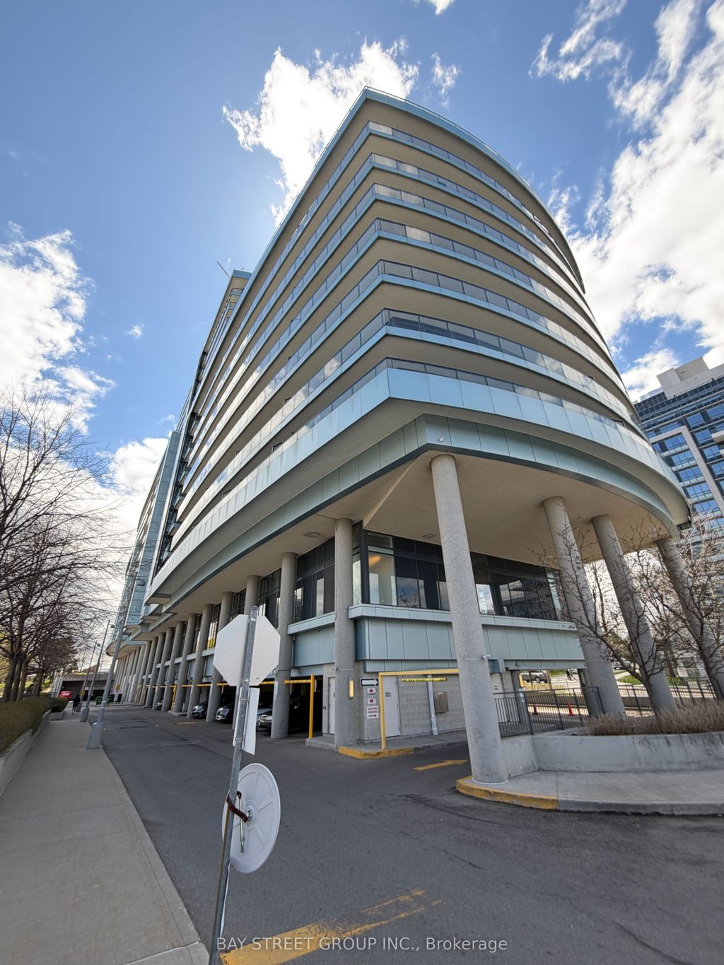 Photo of 2885 Bayview Avenue #1421, Toronto, ON M2K 0A3 (MLS # C13094000)