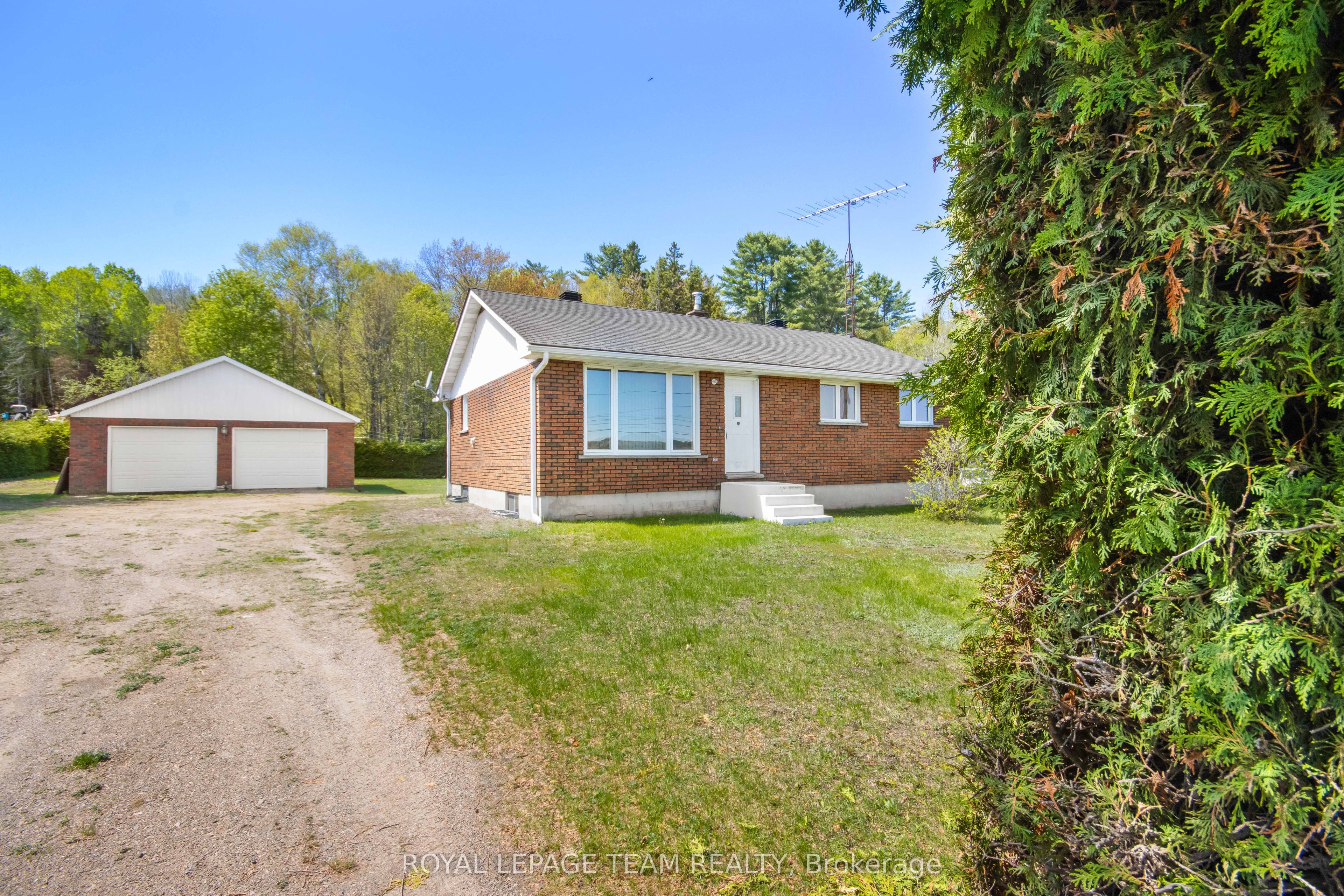 Photo 1 of 46 — 286 Siberia Road, Madawaska Valley, ON K0J 1B0