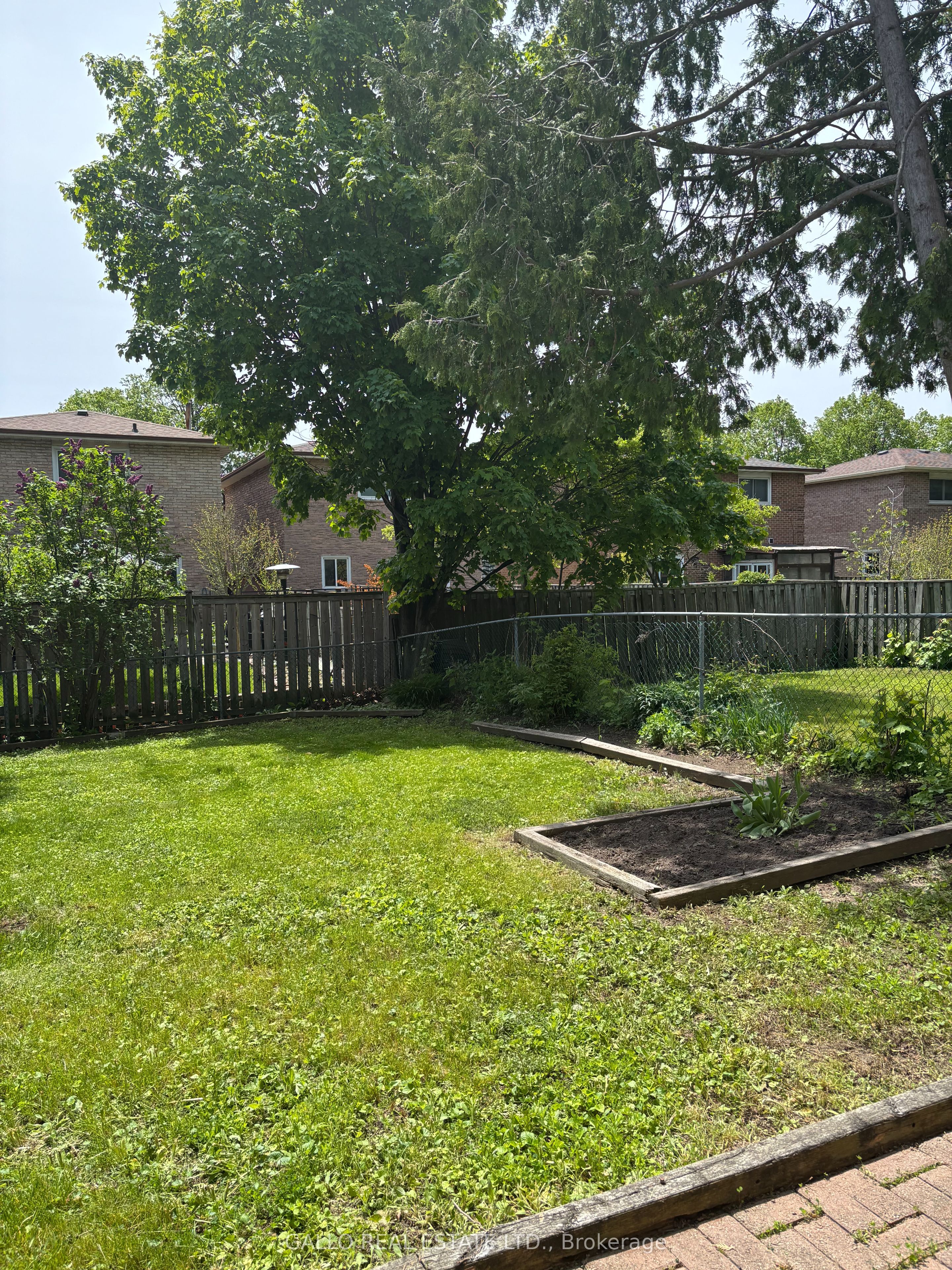 35 Delmark Boulevard