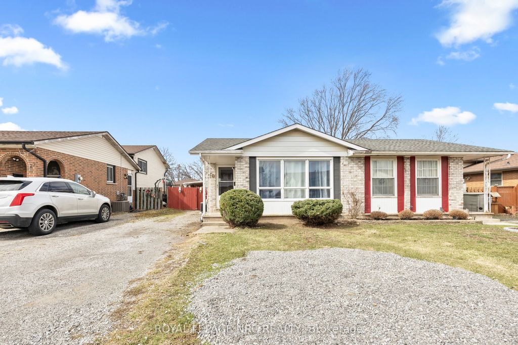 Photo of 20 Canterbury Drive, St. Catharines, ON L2P 3M7 (MLS # X13167954)