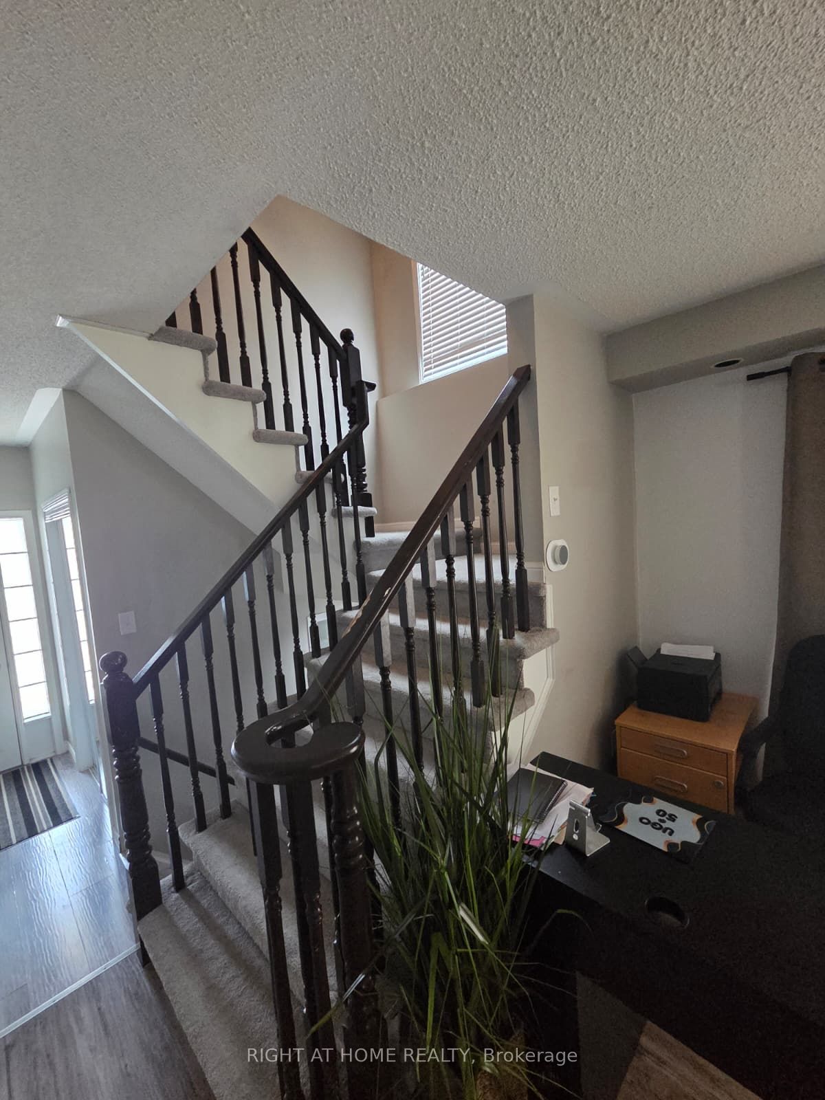 1156 Riddell Crescent