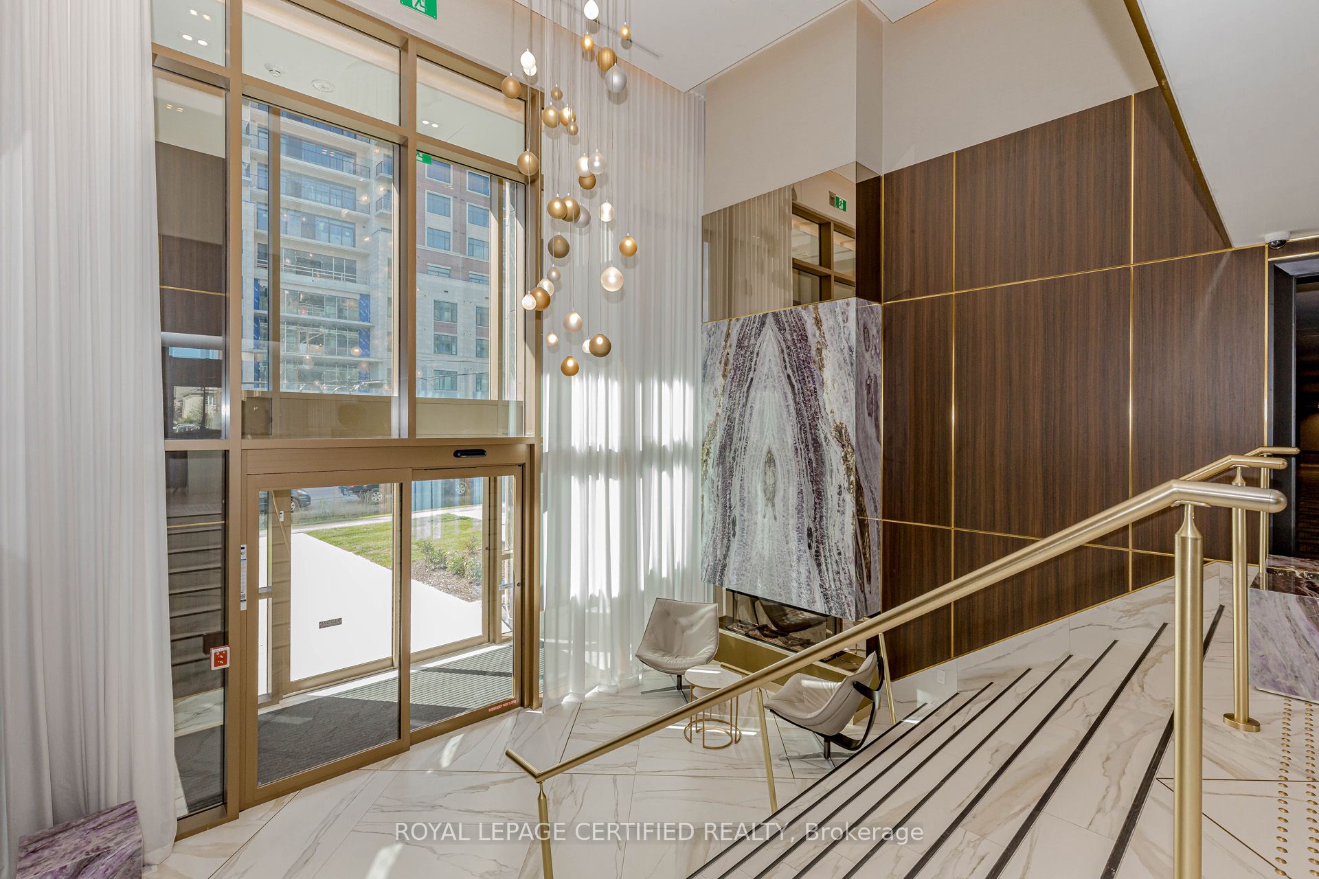 2333 Khalsa Gate 404