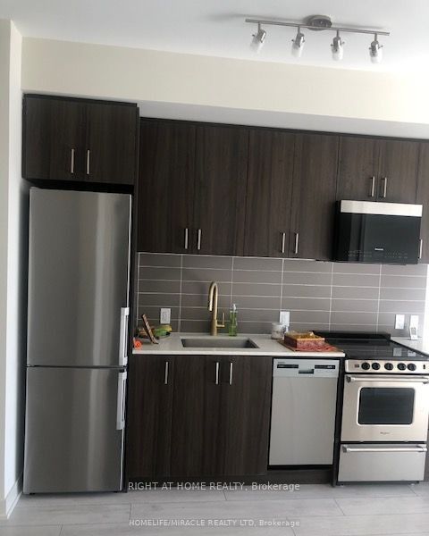 8010 Derry Road W 1105