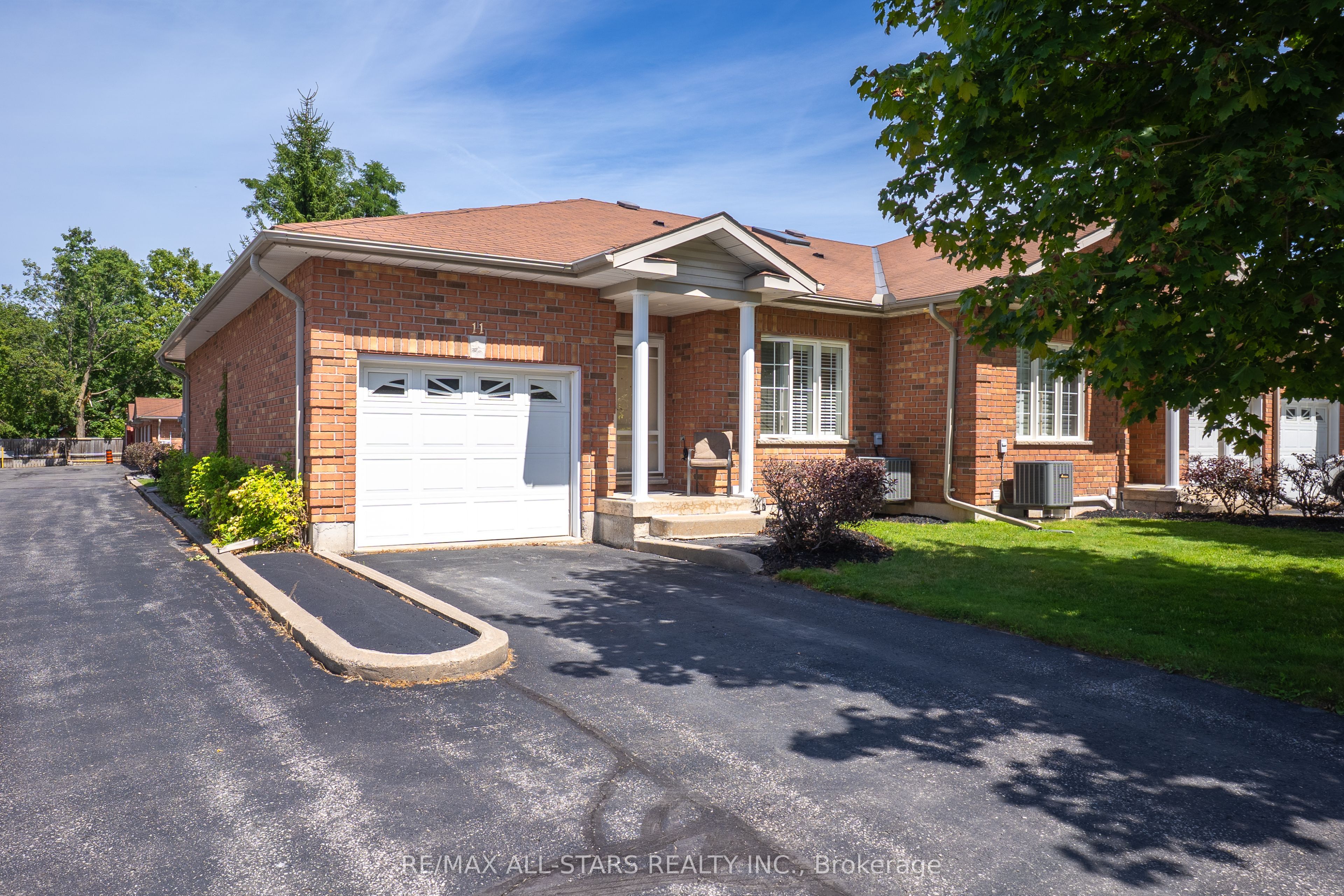 Photo 1 of 23 — 111 colborne Street 11, Kawartha Lakes, ON K0M 1N0