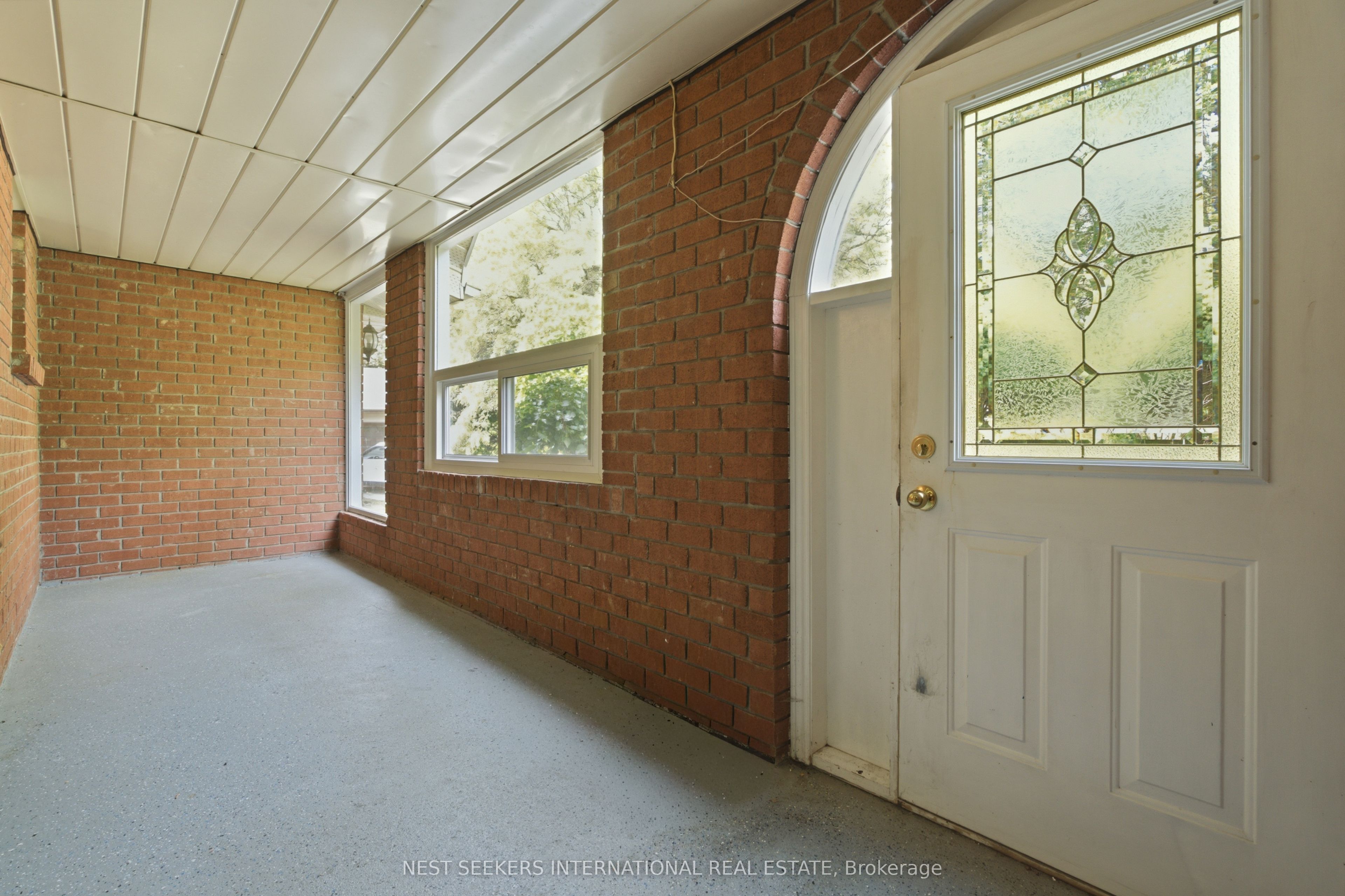 10 Lennox Court