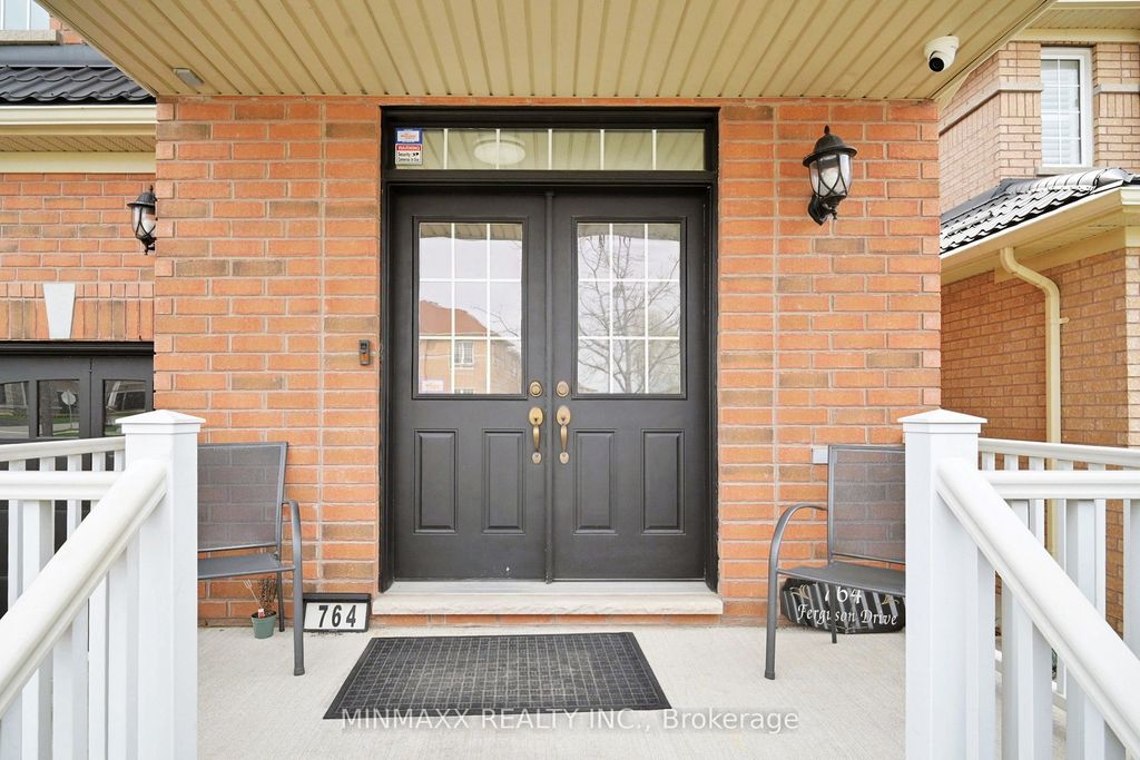 Photo of 764 Ferguson Drive, Milton, ON L9T 7C7 (MLS # W13010584)