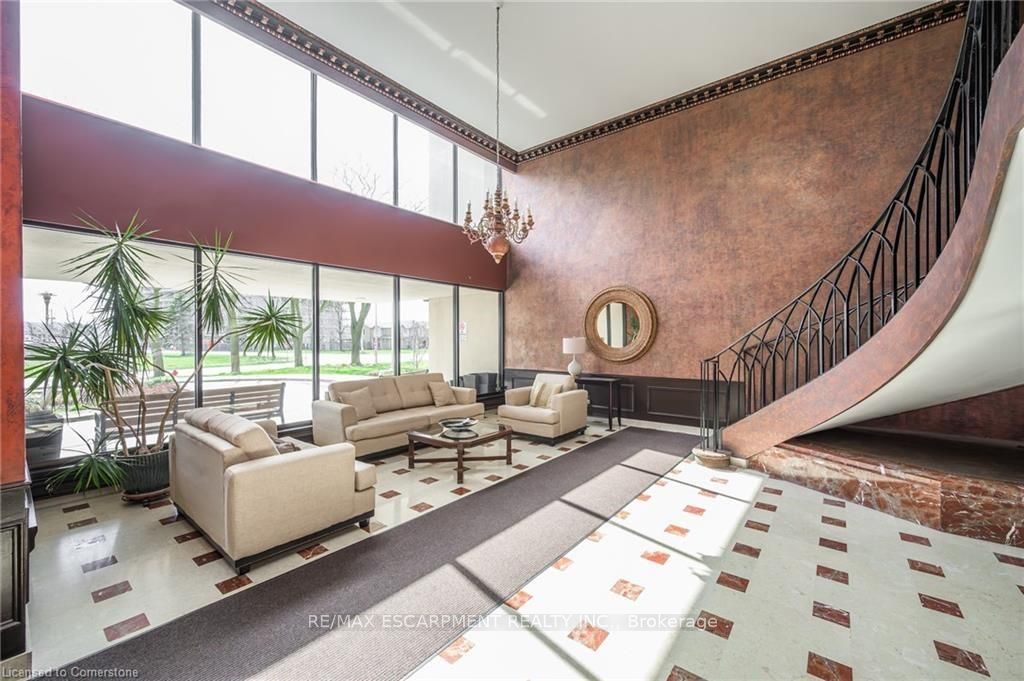 301 FRANCES Avenue 1104