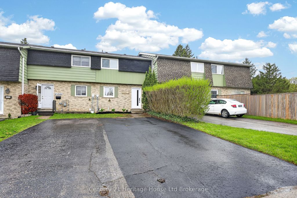Photo of 1040 Canfield Crescent #3, Woodstock, ON N4S 8P3 (MLS # X13063642)