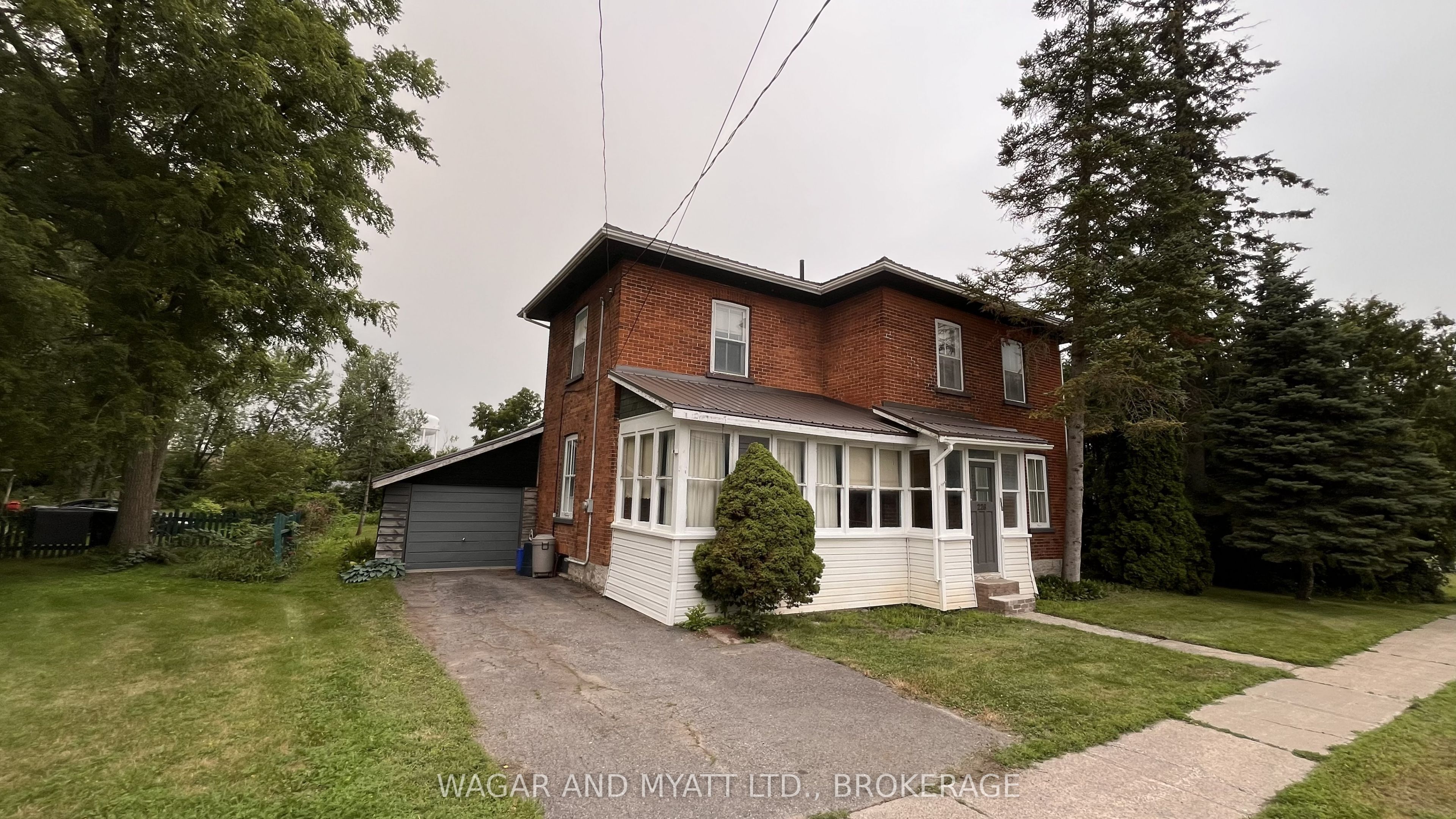 Photo 1 of 34 — 226 CAMDEN Road, Greater Napanee, ON K7R 1E3