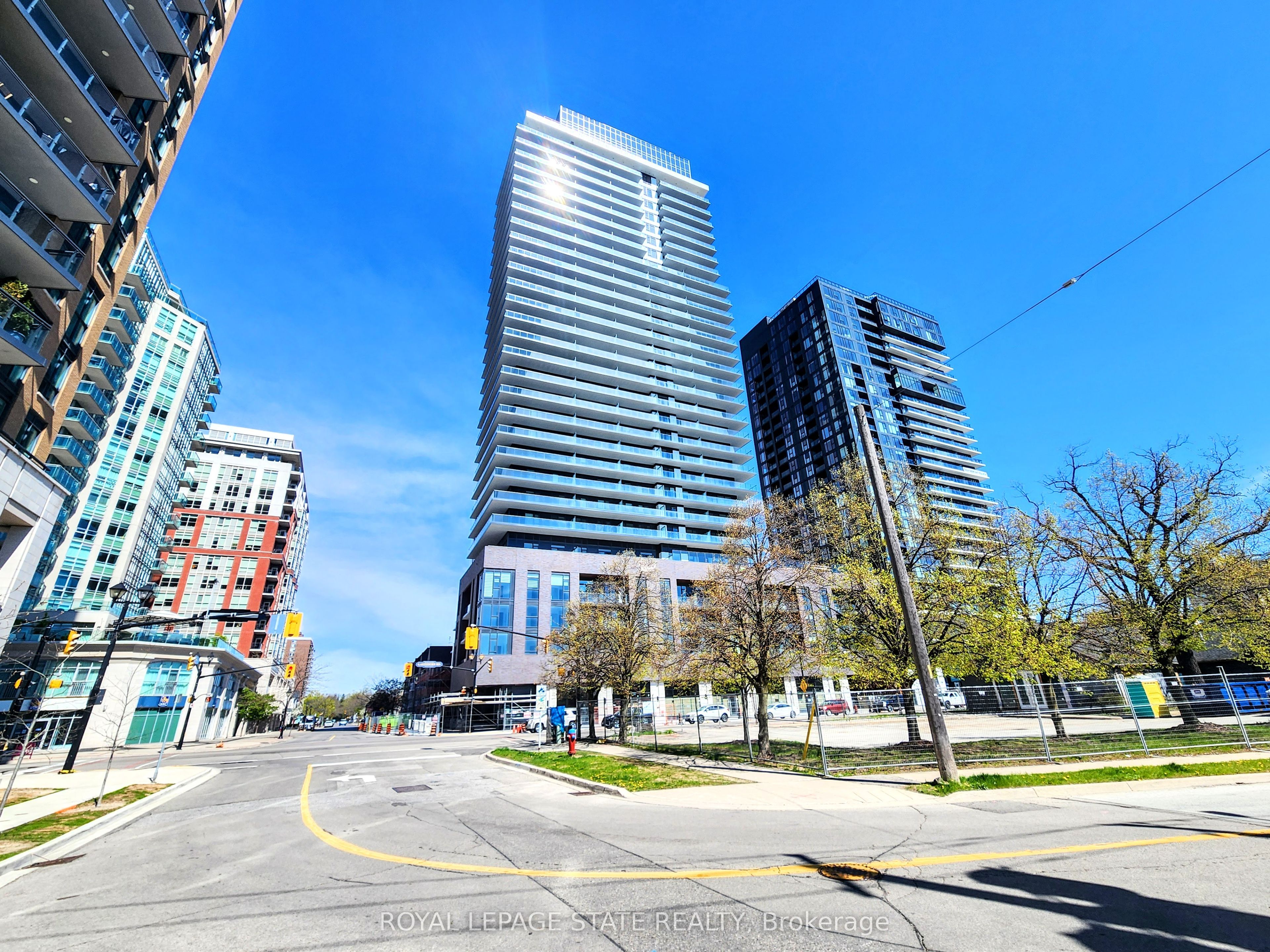 2075 Lakeshore Road 1006
