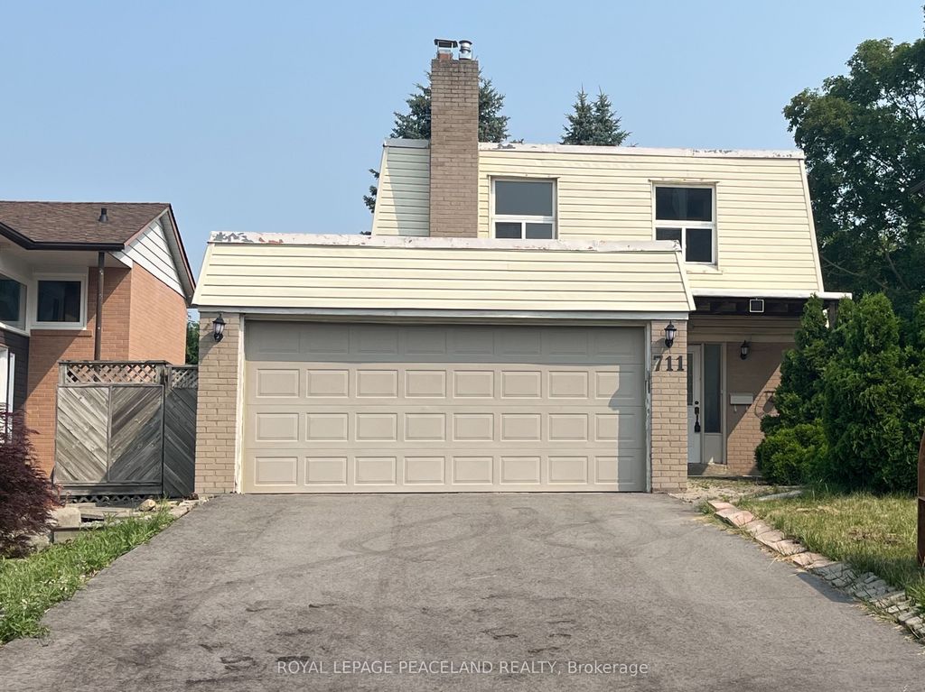 Photo of 711 Irwin Crescent, Newmarket, ON L3Y 5A4 (MLS # N13580740)