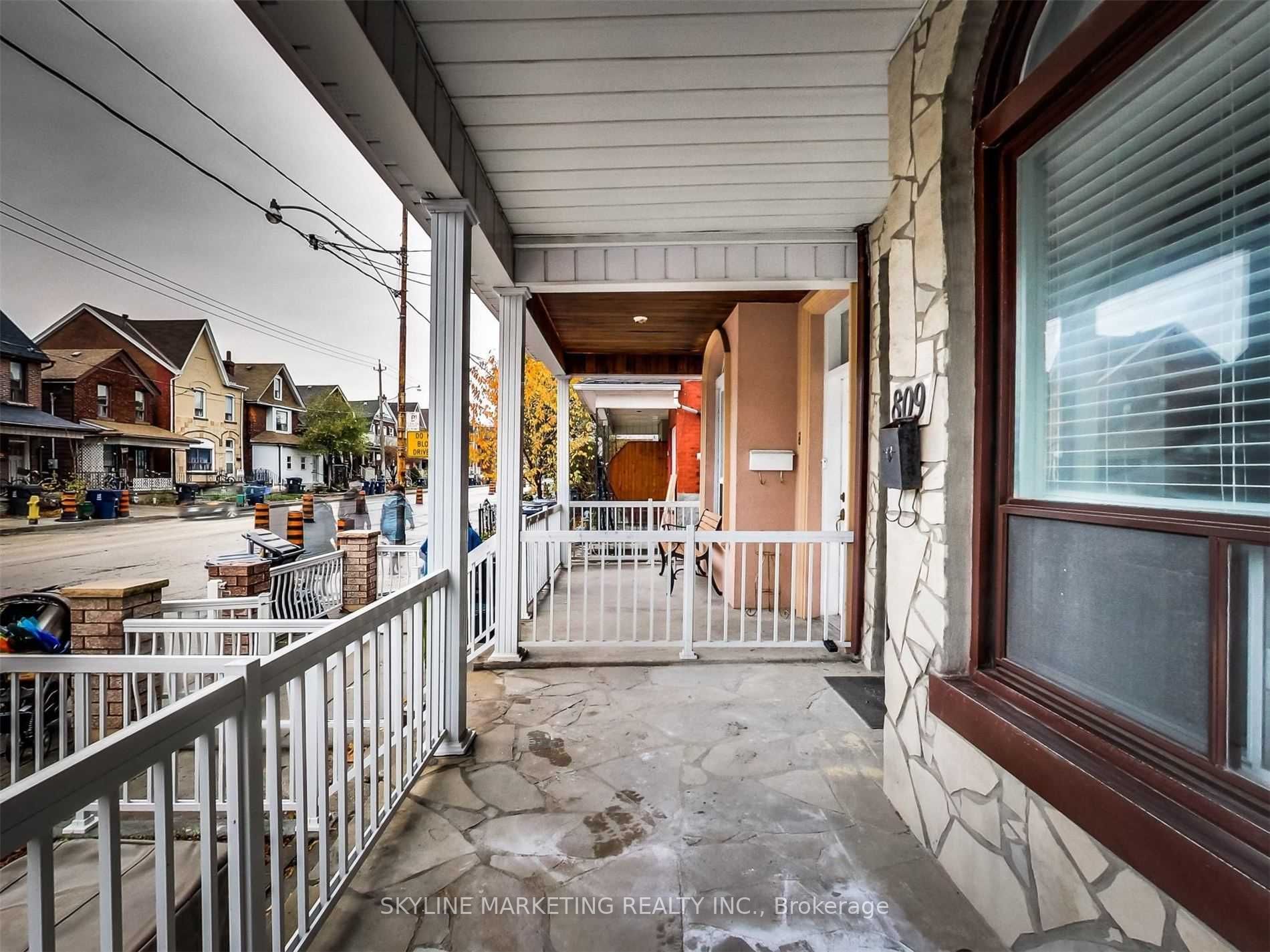 809 Dovercourt Road Upper