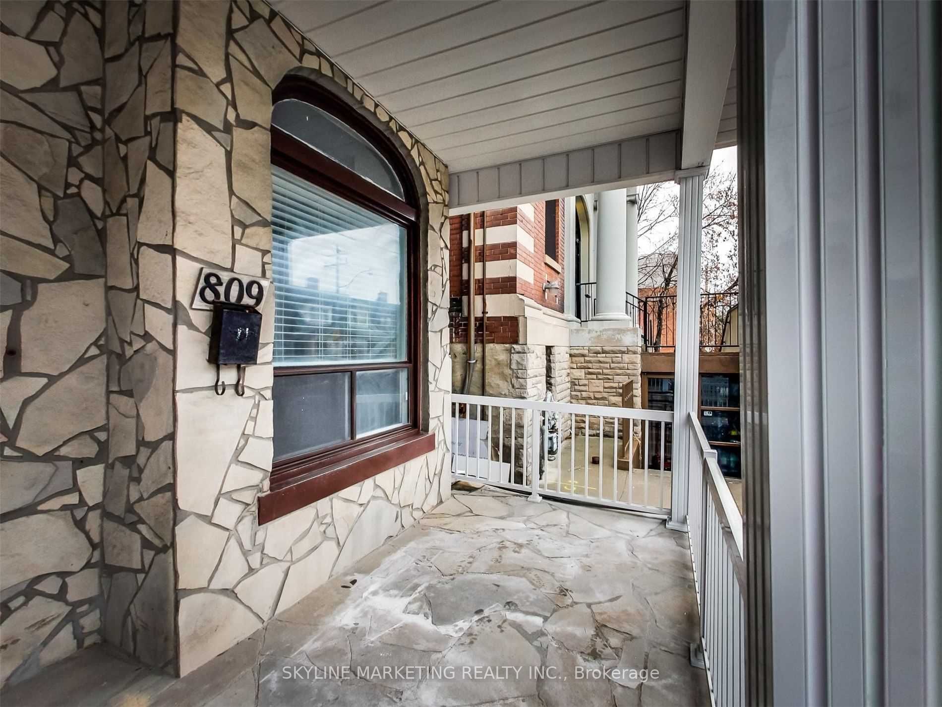 809 Dovercourt Road Upper