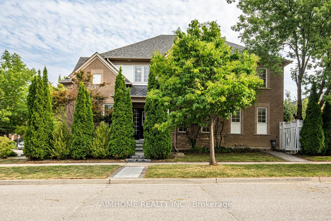 31 Courtney Crescent