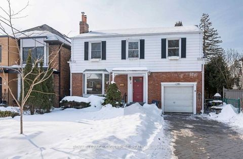 8 Bridgeview Road Toronto ON M6S 4N1