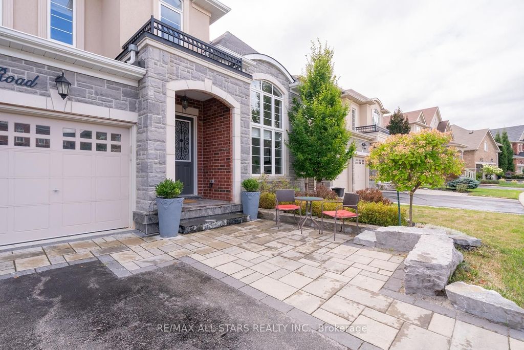 Photo of 61 Manor Forest Road, East Gwillimbury, ON L0G 1M0 (MLS # N12785816)