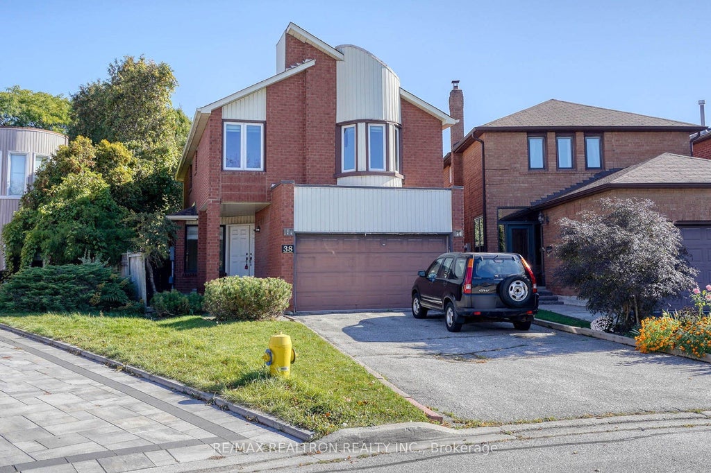 Photo of 38 Kimbergate Way, Vaughan, ON L4J 6R4 (MLS # N14041042)