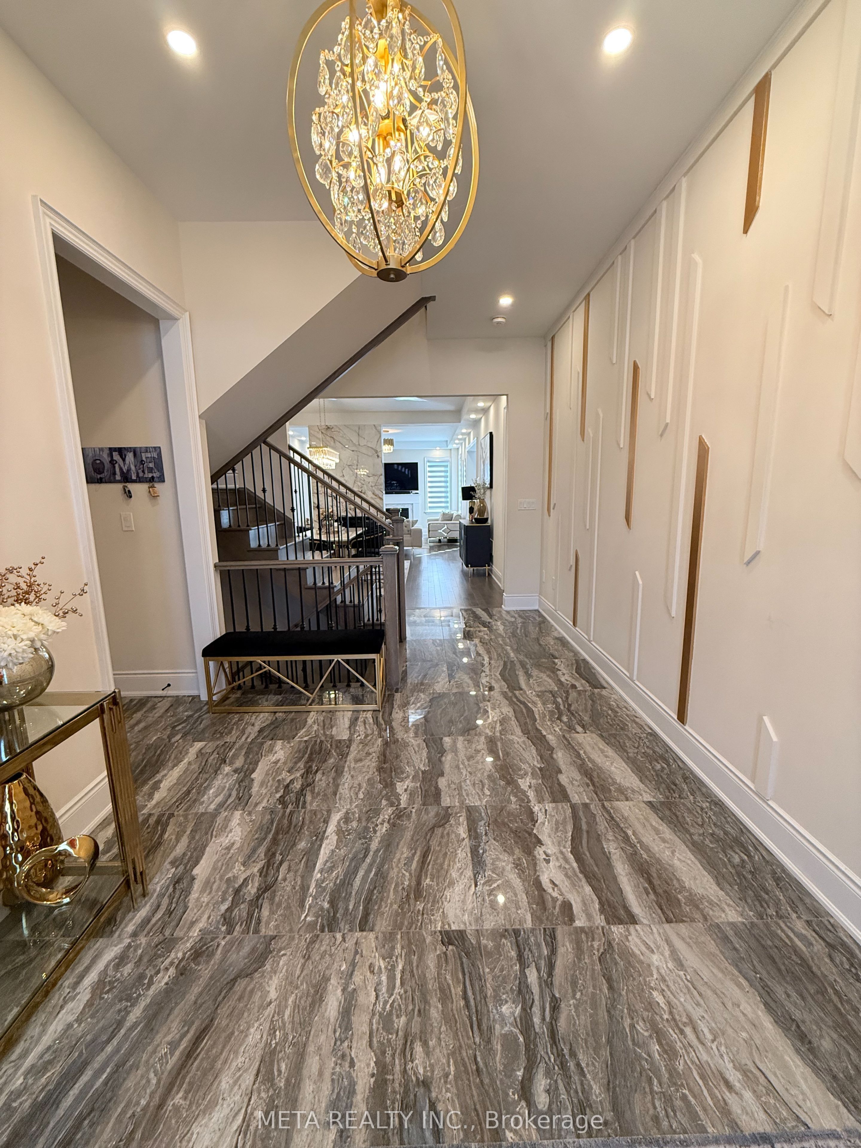 1246 Pondside Trail