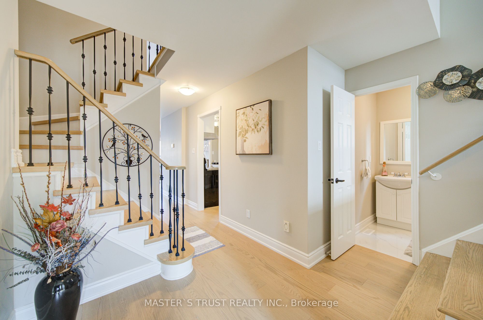 1017 Lucerne Crescent