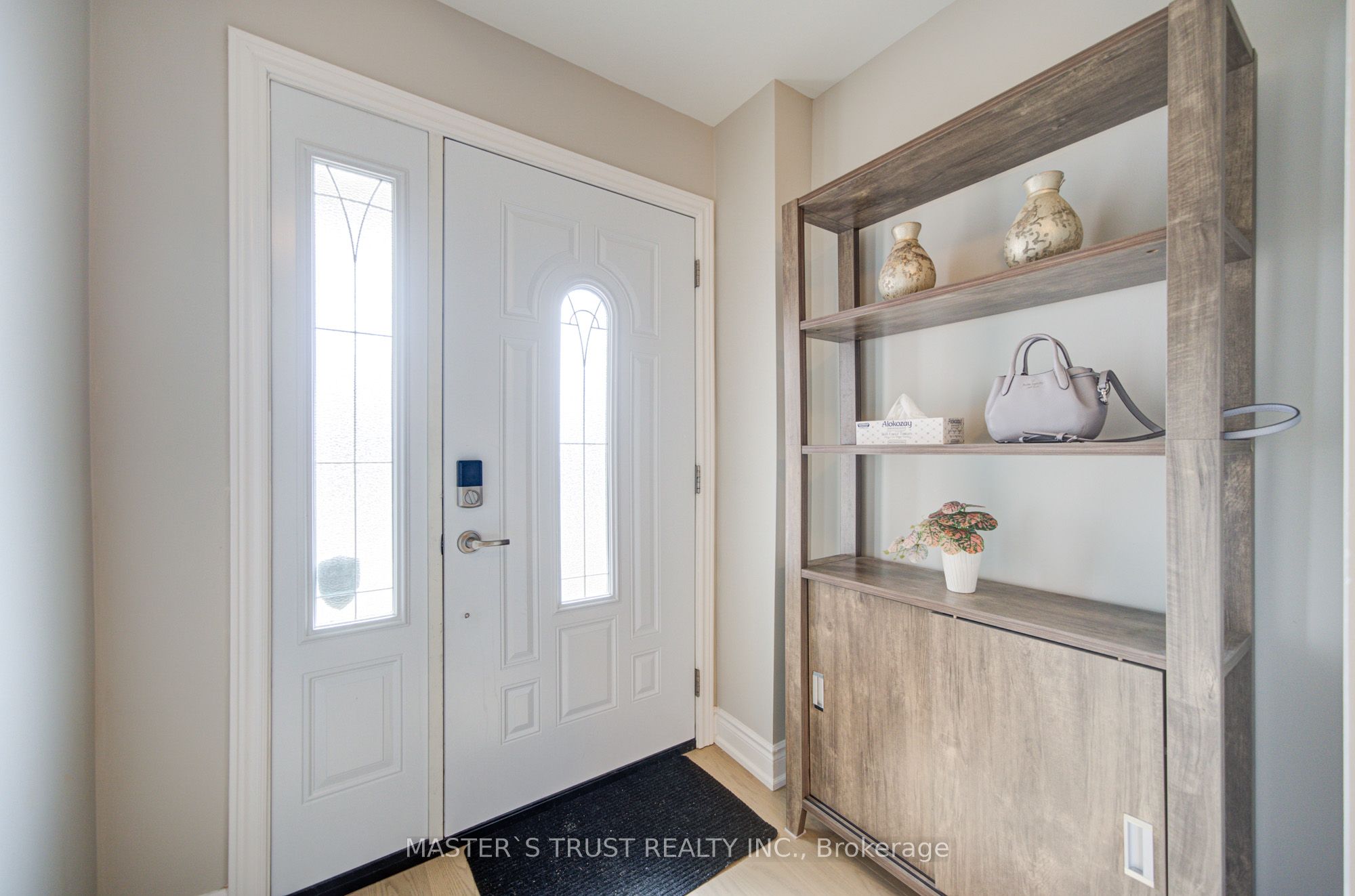 1017 Lucerne Crescent