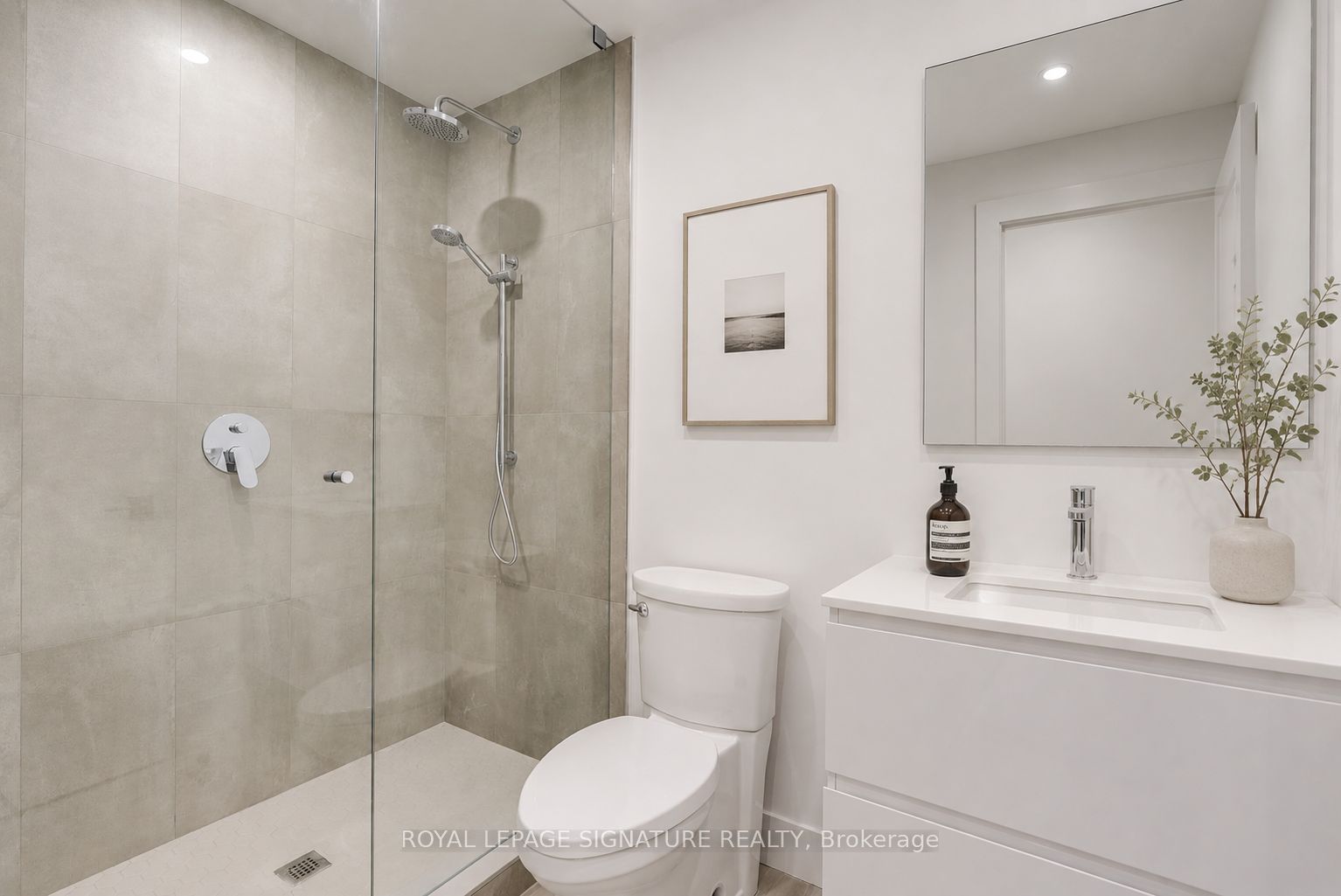 390 Palmerston Boulevard 2