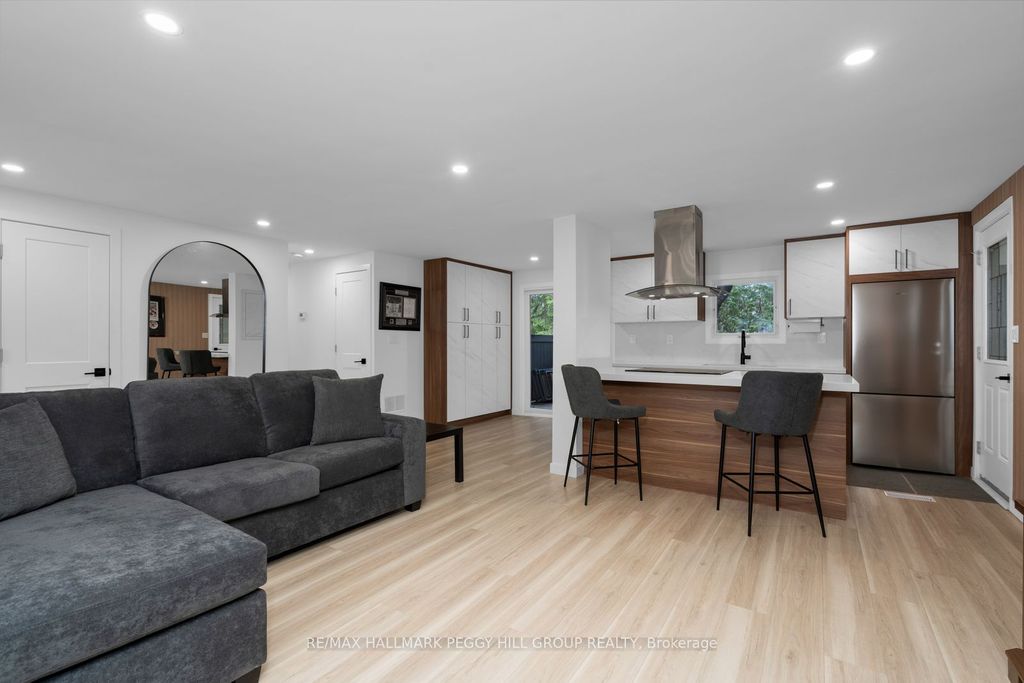 Photo of 15 Cherrywood Lane, Innisfil, ON L9S 1M9 (MLS # N13025544)