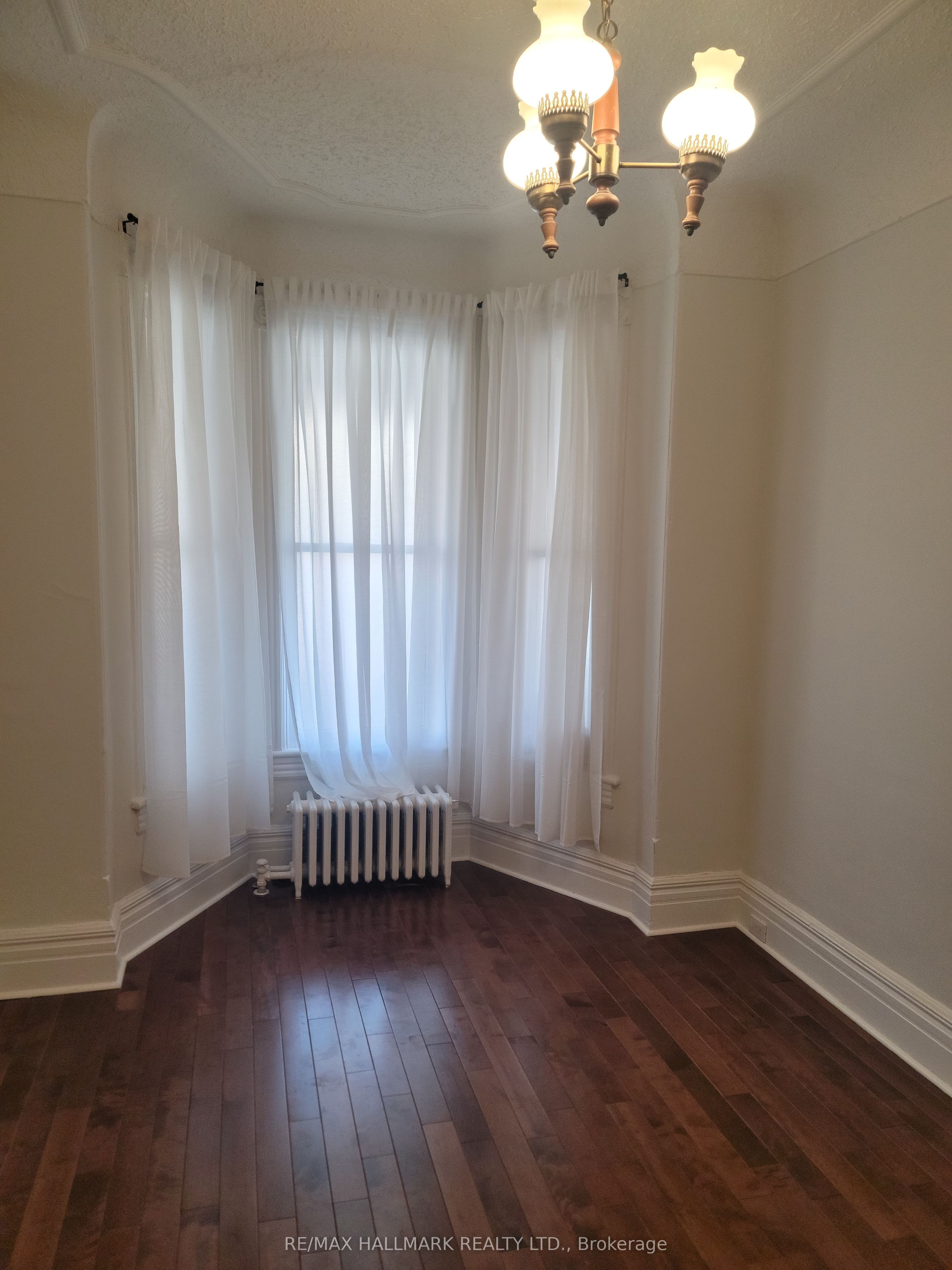 100 Montrose Avenue Main