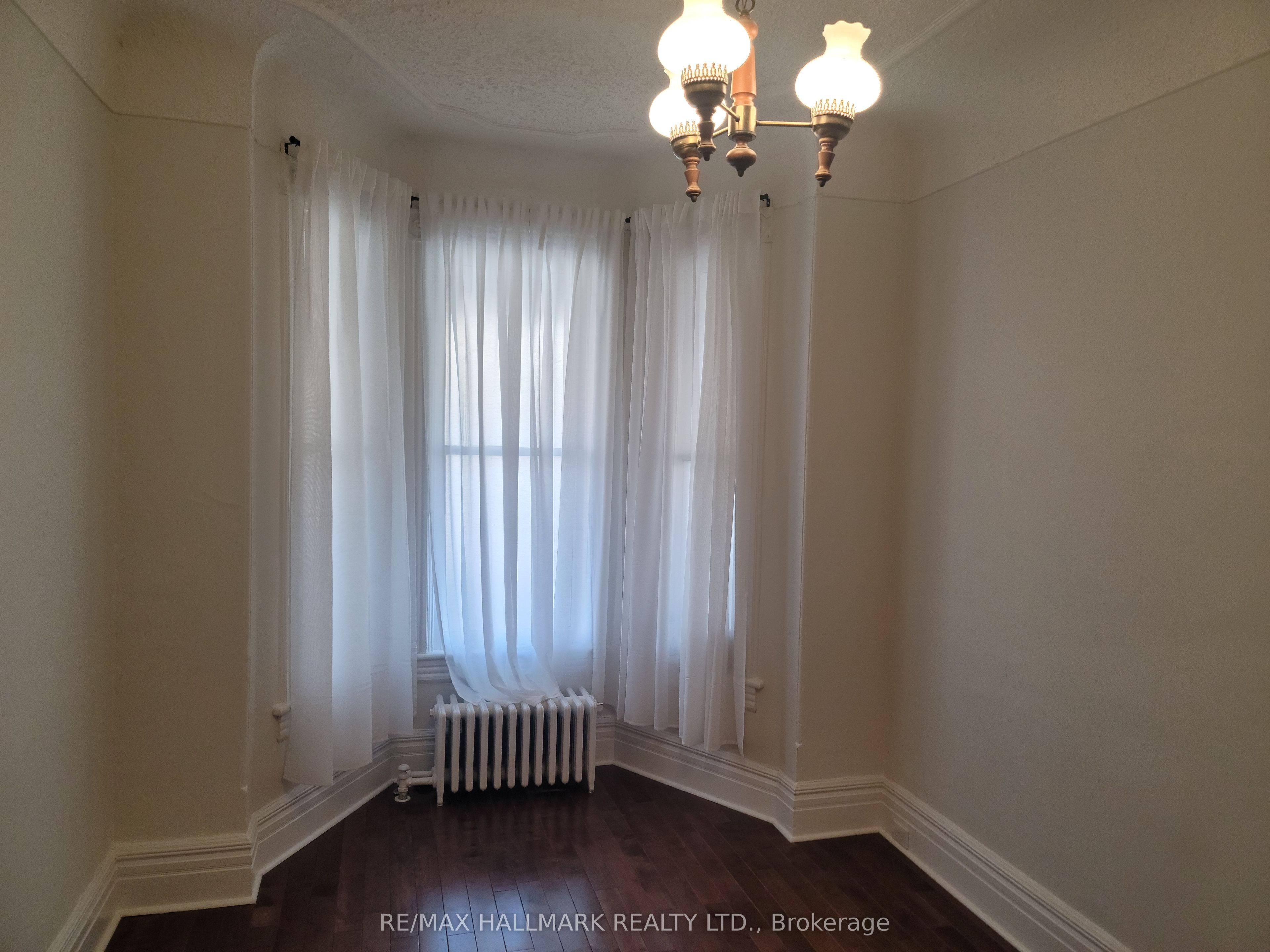 100 Montrose Avenue Main