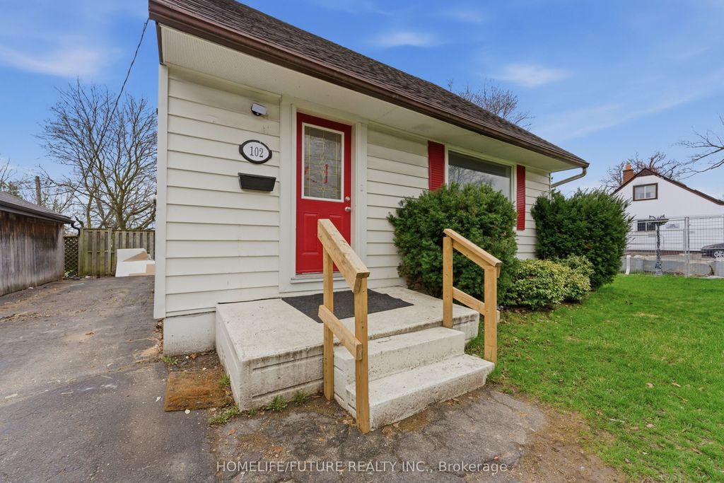 Photo of 102 Kings Crescent, Ajax, ON L1S 2M7 (MLS # E13433438)