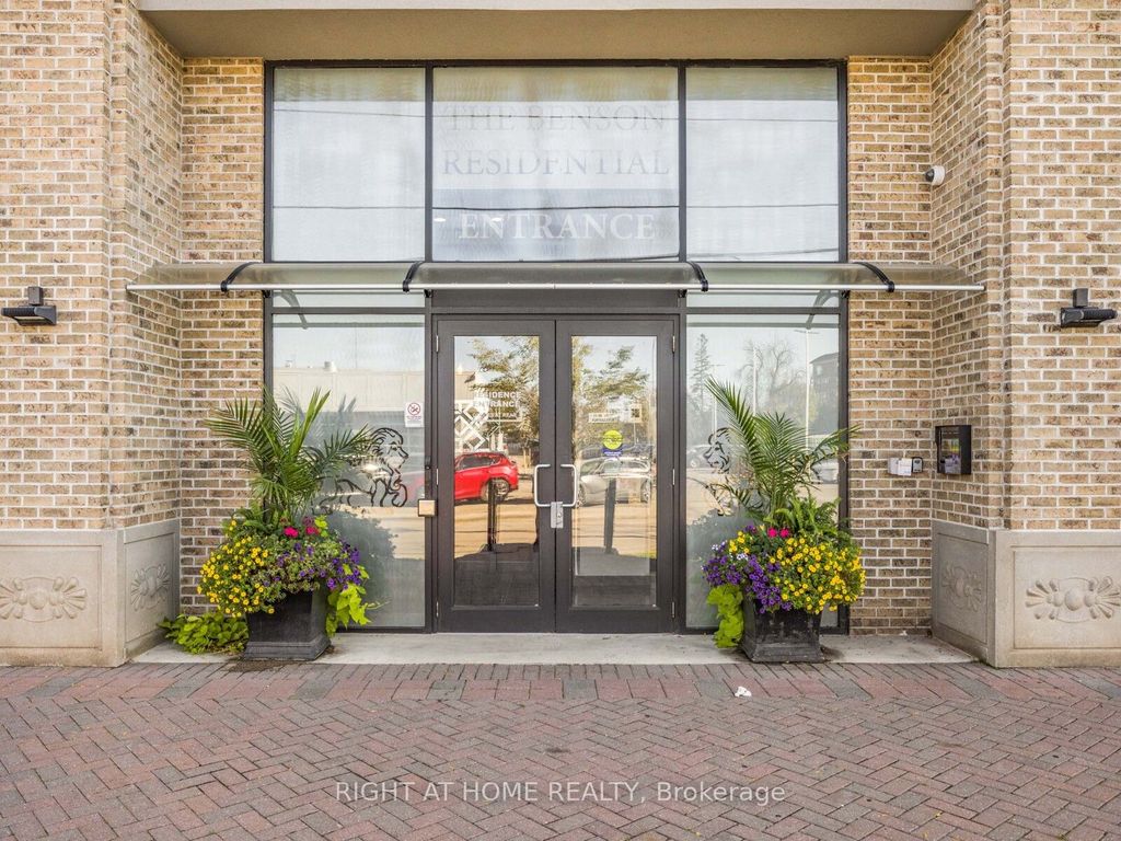 Photo of 10376 Yonge Street #406, Richmond Hill, ON L4C 3B8 (MLS # N12445366)