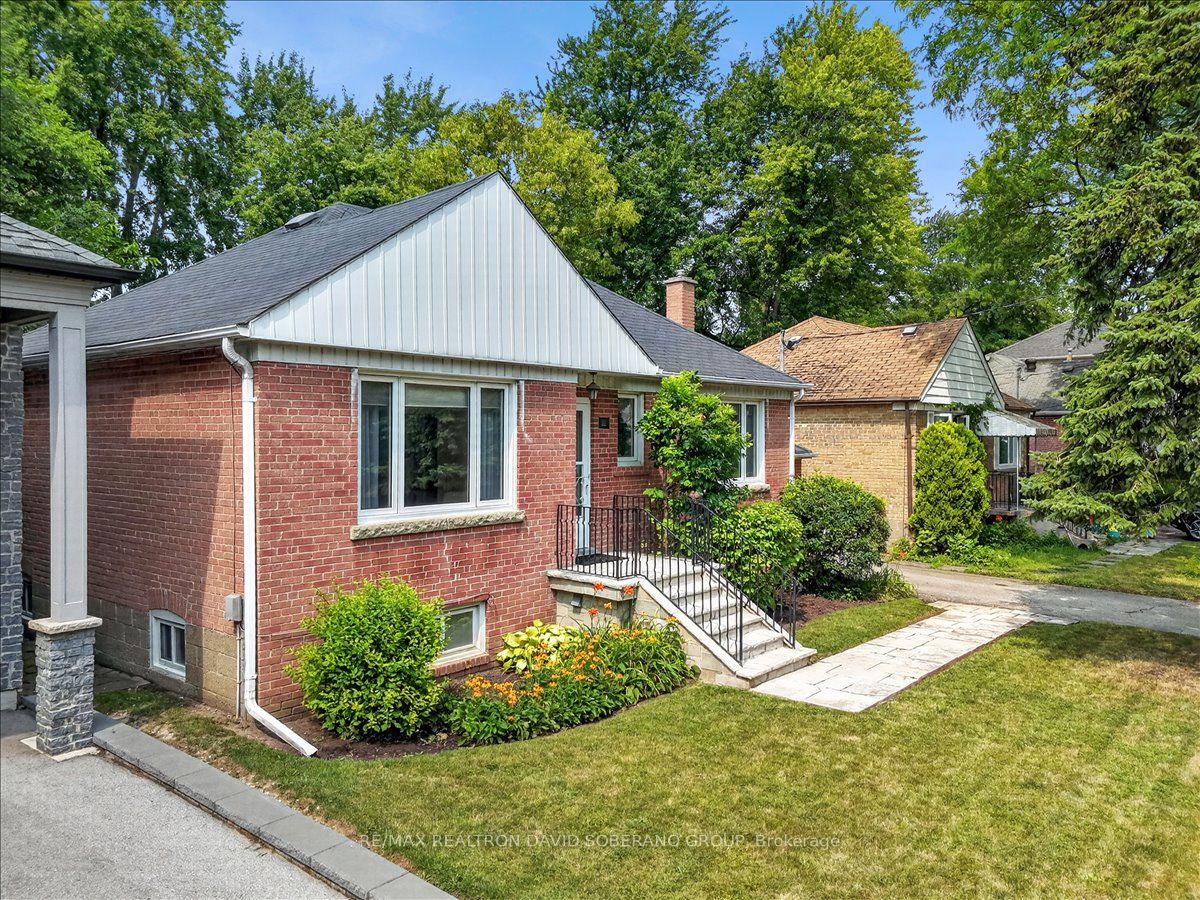 42 De Quincy Boulevard