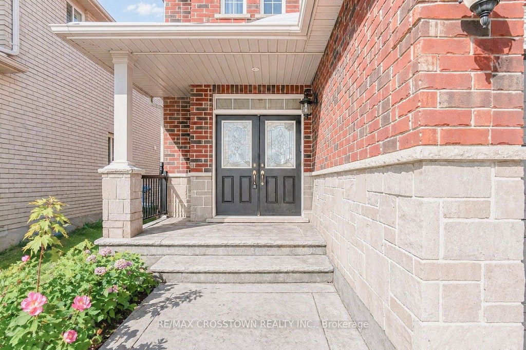 Photo of 996 BOOTH Avenue, Innisfil, ON L9S 0A4 (MLS # N12894764)