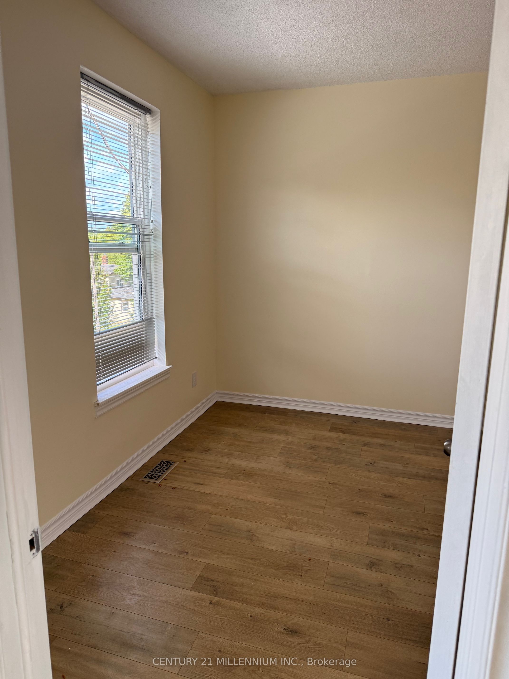 1529 Queen Street E 1