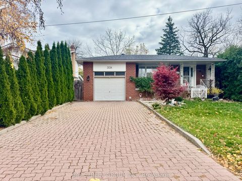 3136 VICTORIA Street Lower Oakville ON L6L 1K2