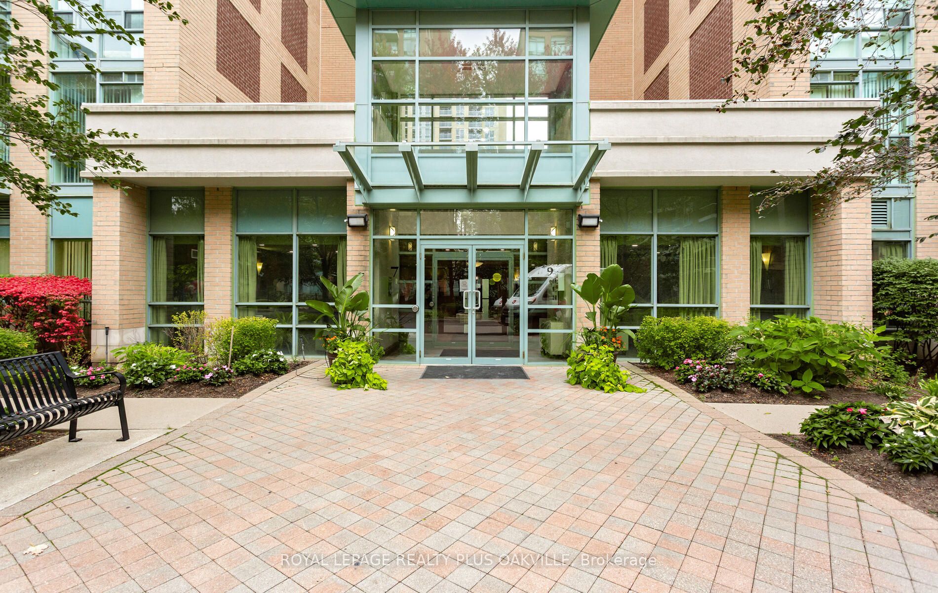 7 Michael Power Place LPH07