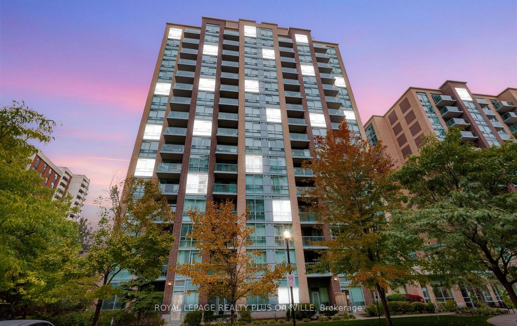 Photo of 7 Michael Power Place #LPH07, Toronto, ON M9A 0A4 (MLS # W13056506)