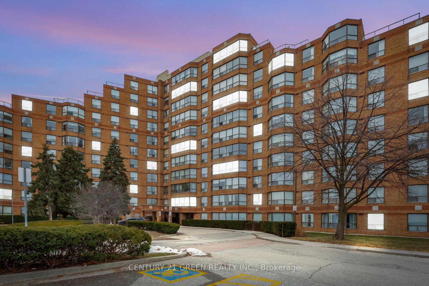 6 Humberline Drive 1004