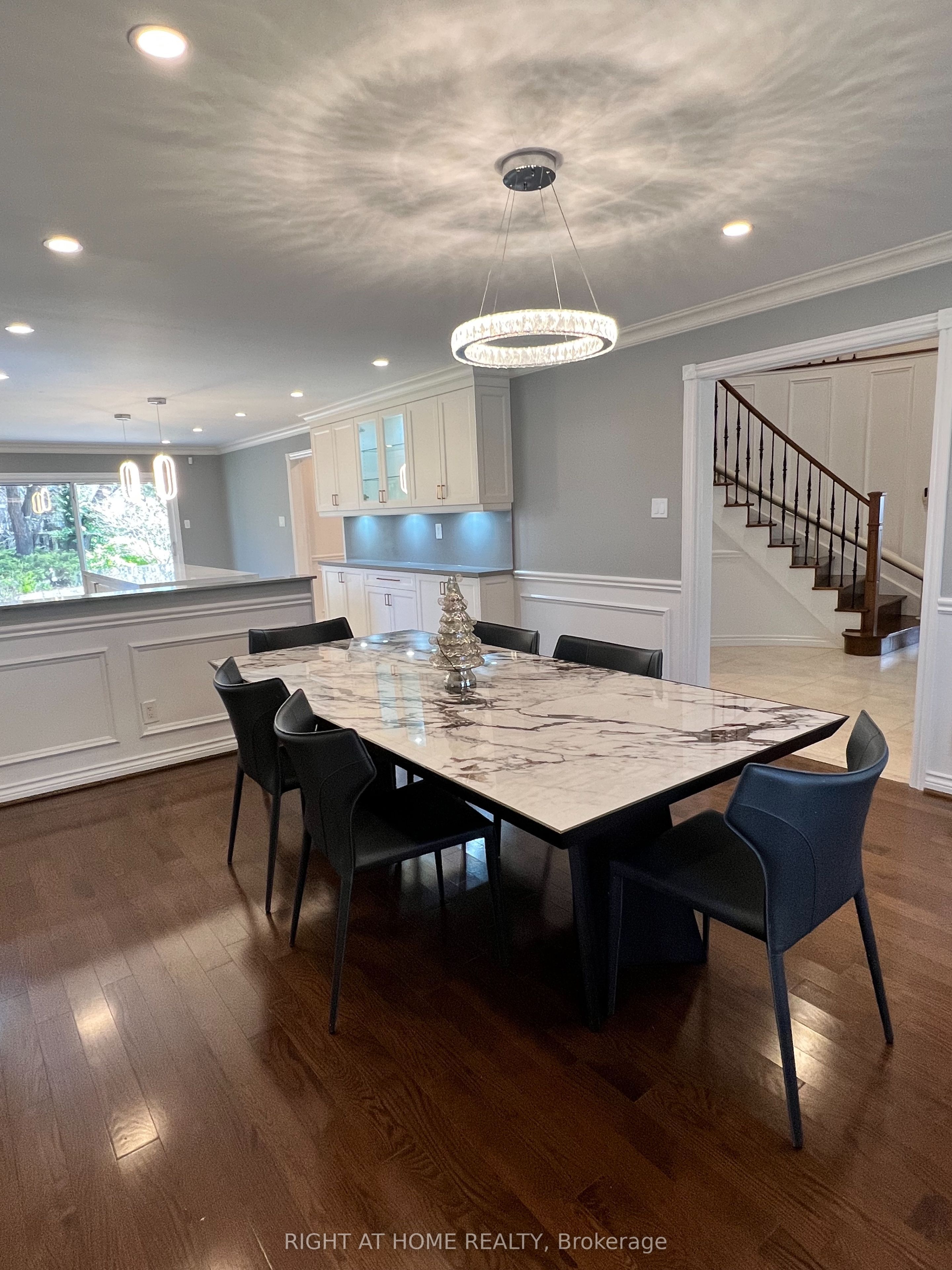 8 Delhi Crescent