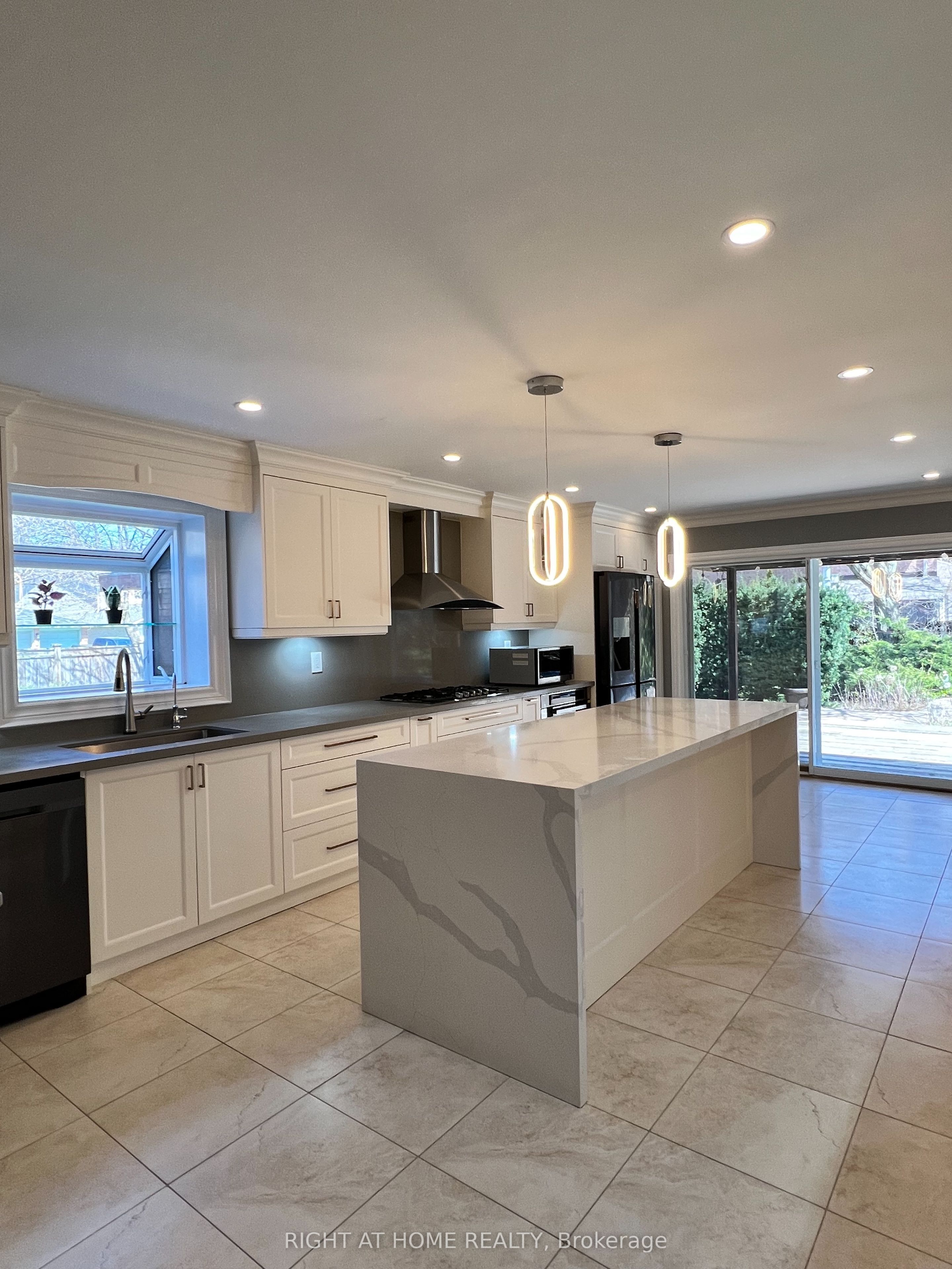 8 Delhi Crescent