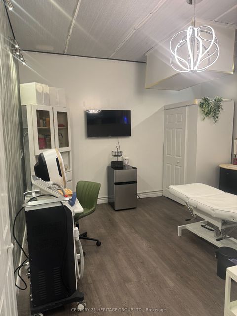 384 Yonge Street 73 Toronto ON M5B 1S8