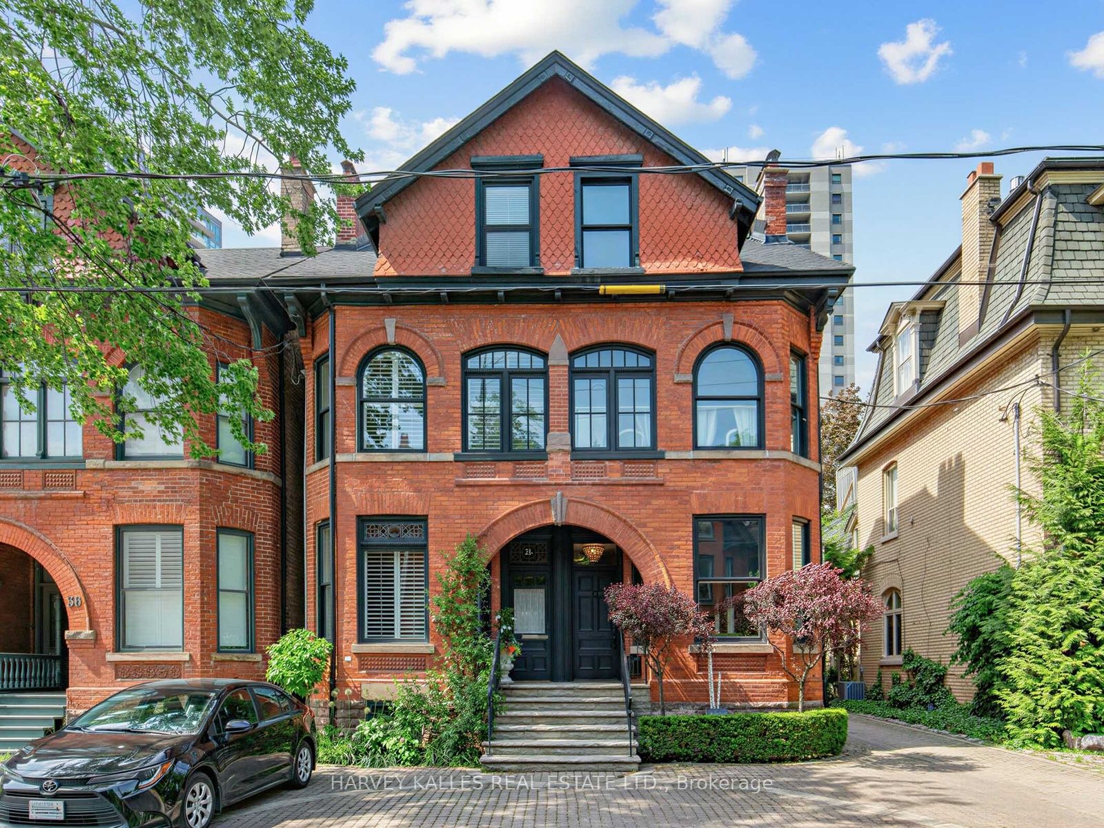 Photo 1 of 26 — 32 Bernard Avenue, Toronto, ON M5R 1R2