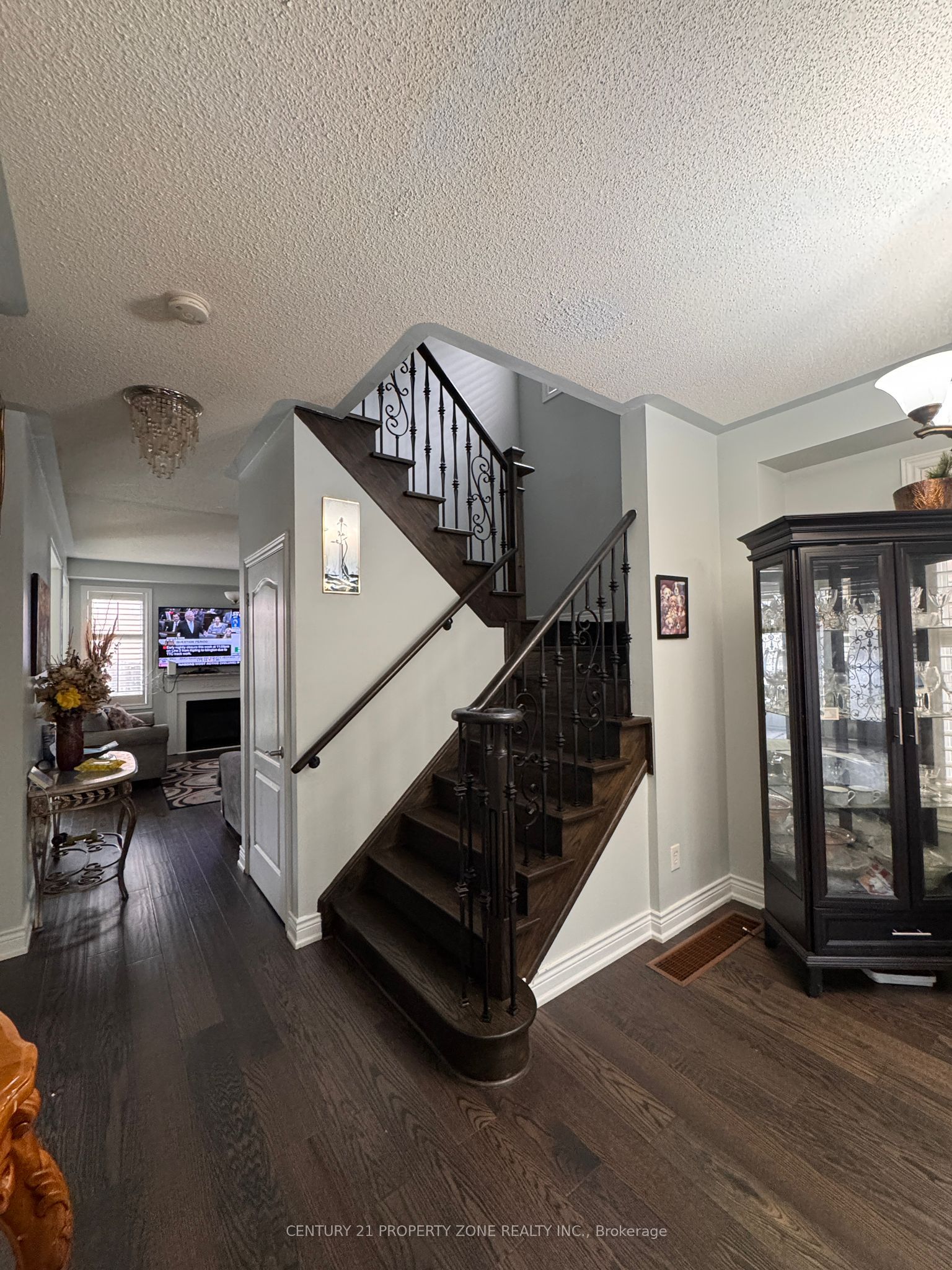 33 Gamson Crescent Master bedroom