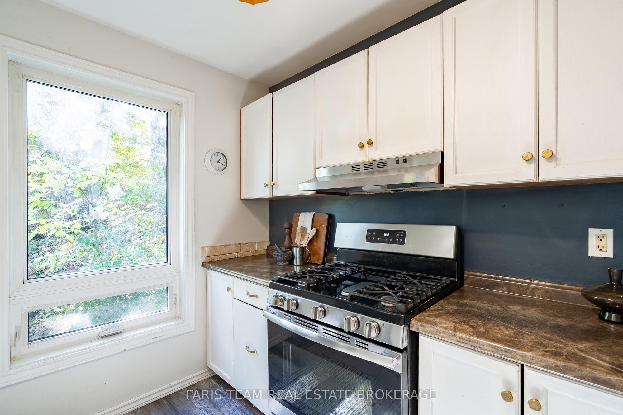 29 Oneida Avenue