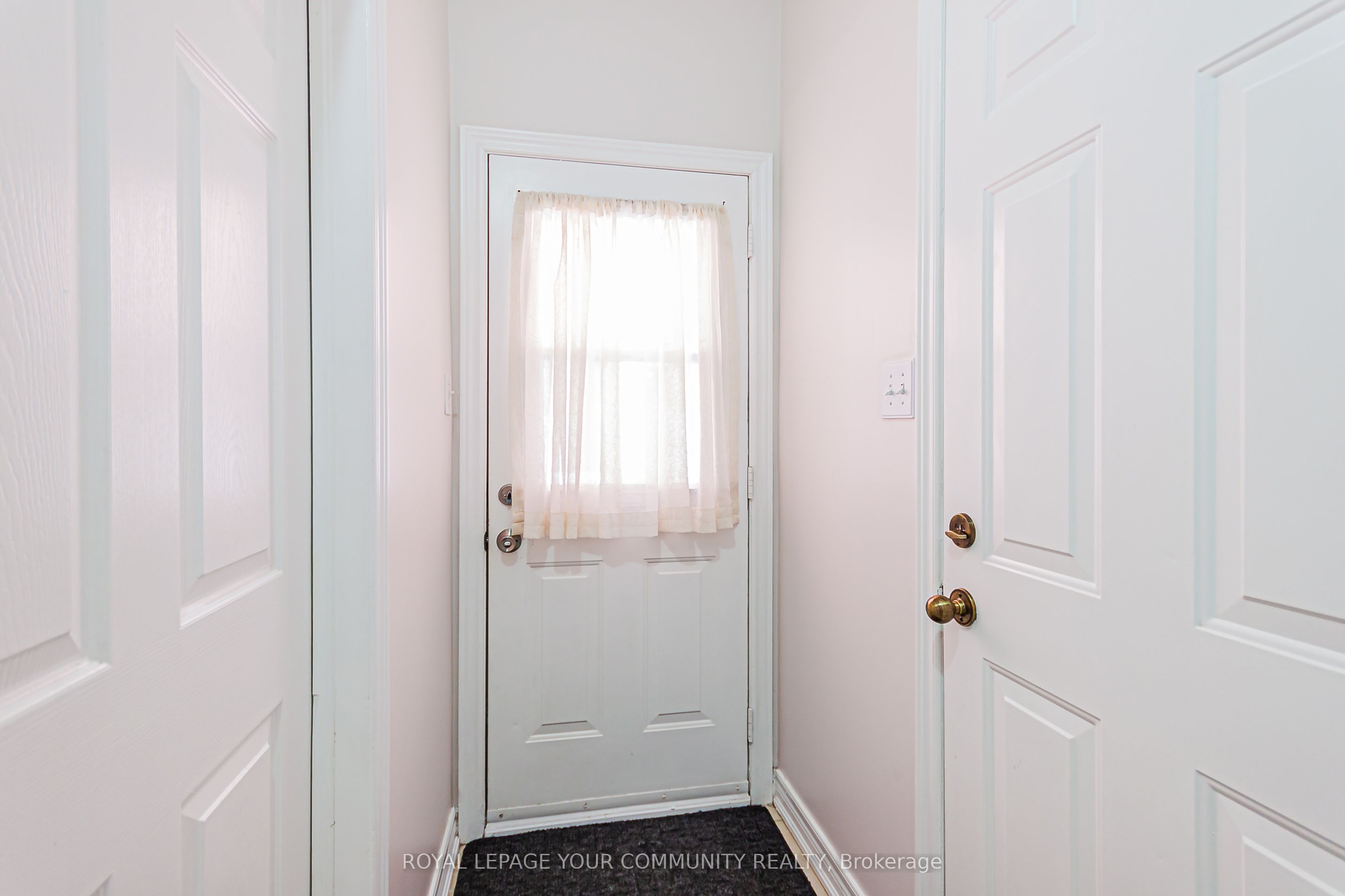 6 Round Hill Court S Basement