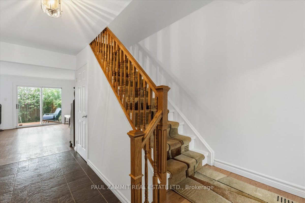 42 Nicholson Way