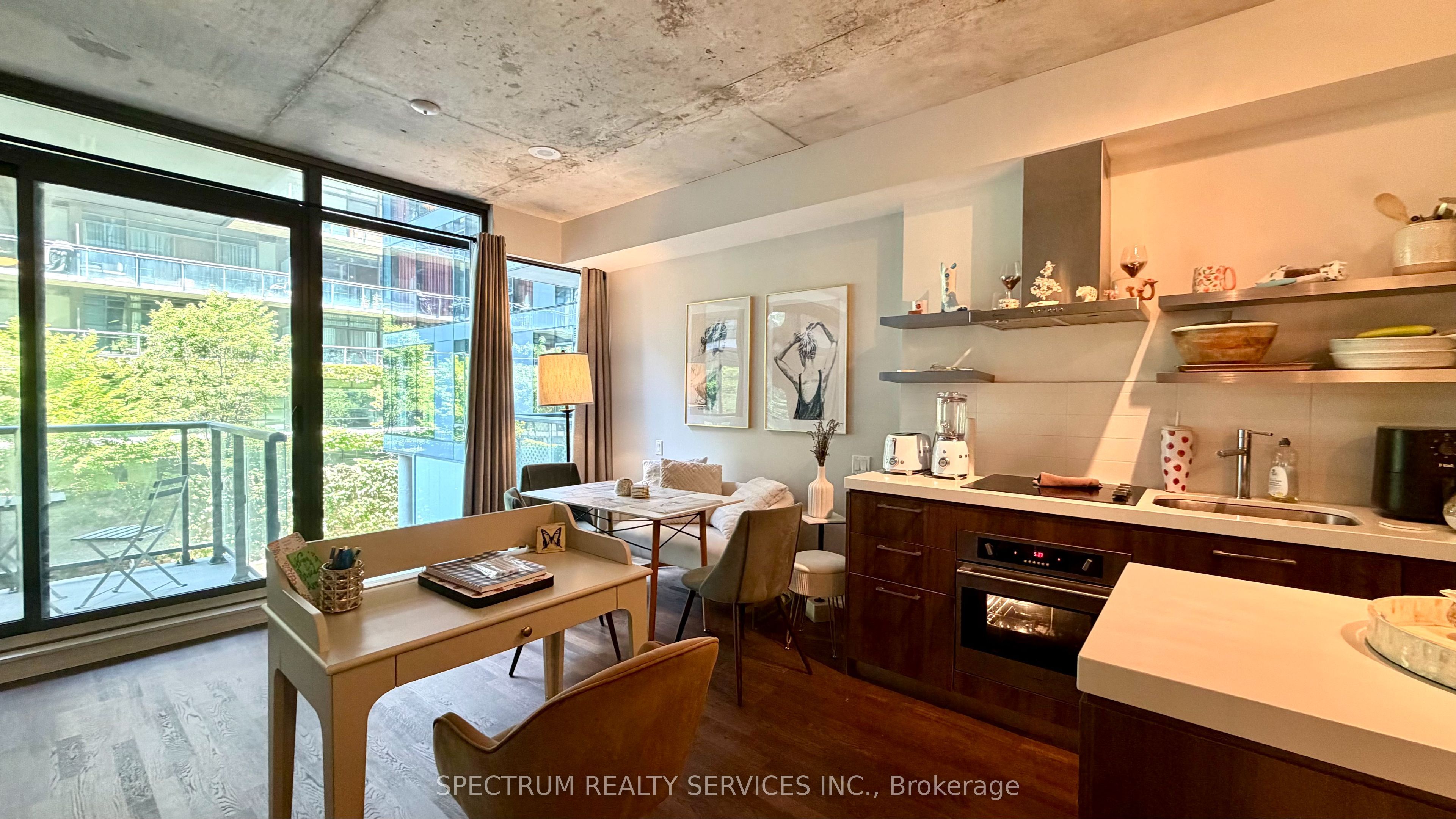 560 King Street W 201