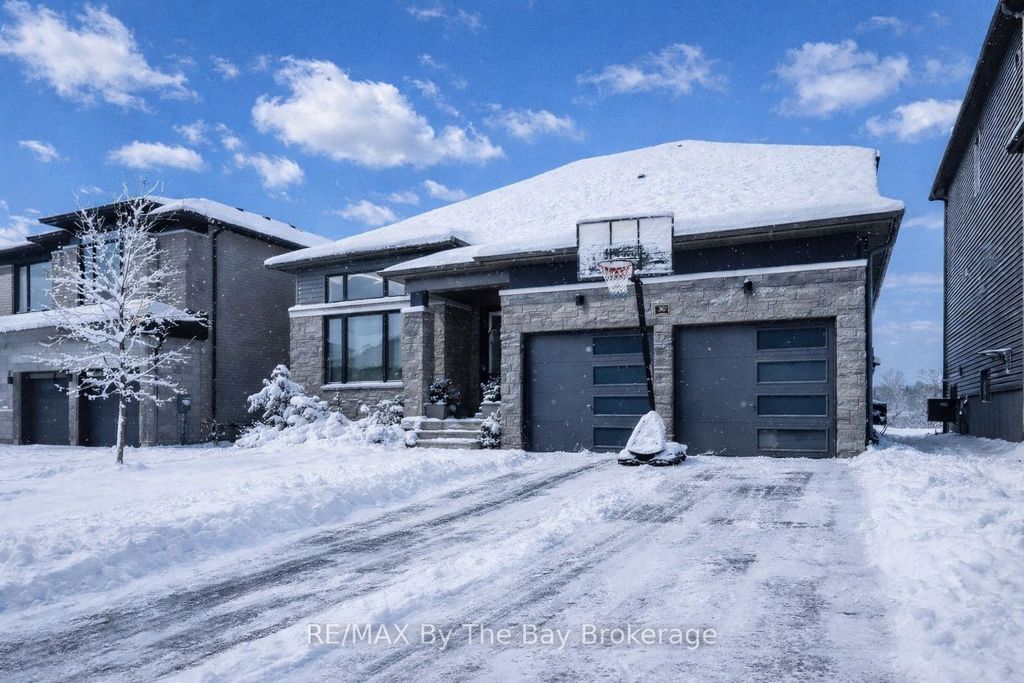 Photo of 33 Nicort Road, Wasaga Beach, ON L9Z 1J7 (MLS # S12715868)
