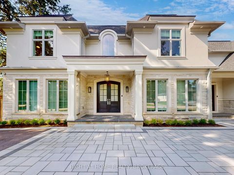 172 Burgundy Drive Oakville ON L6J 4G1