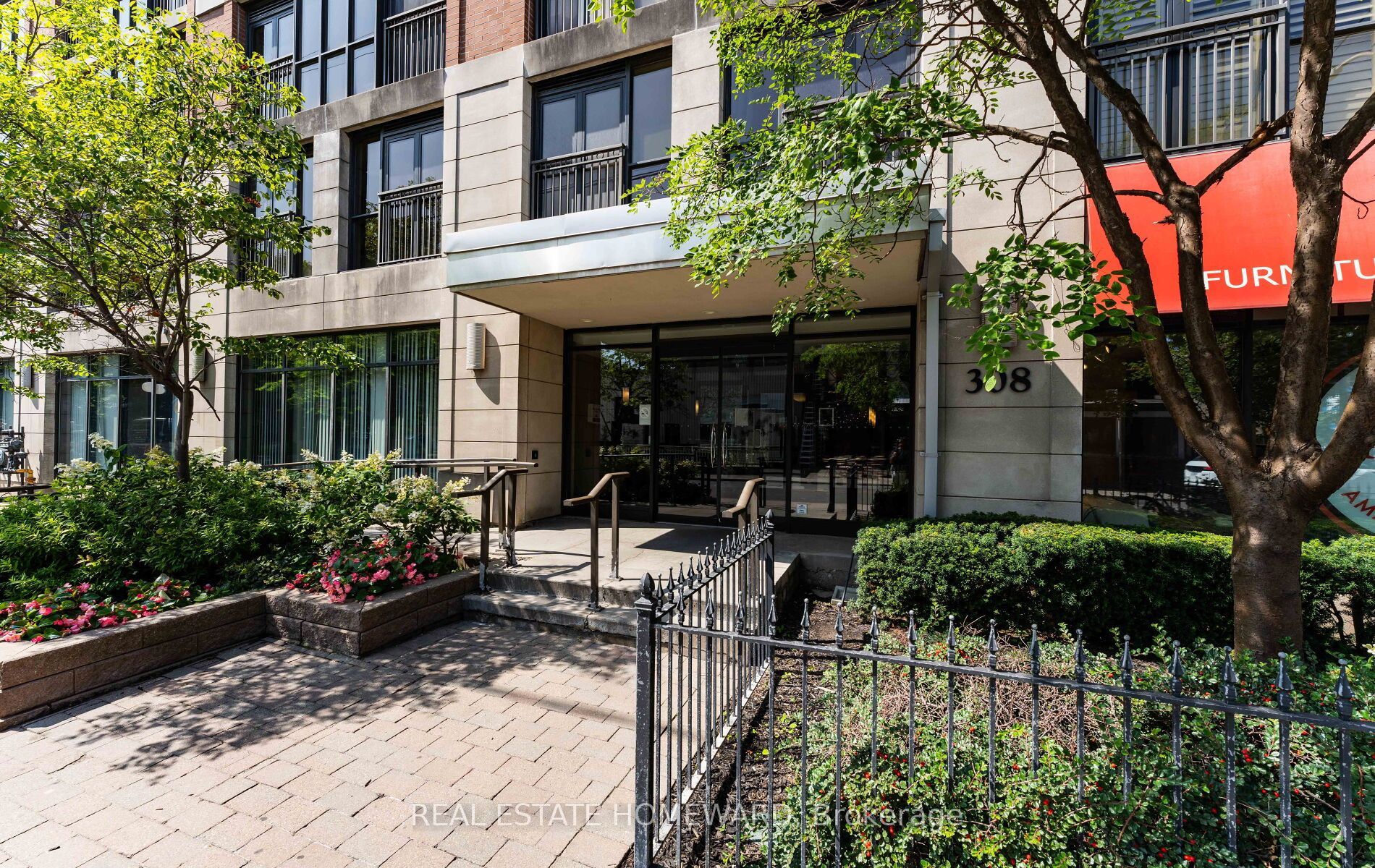 308 Palmerston Avenue 601