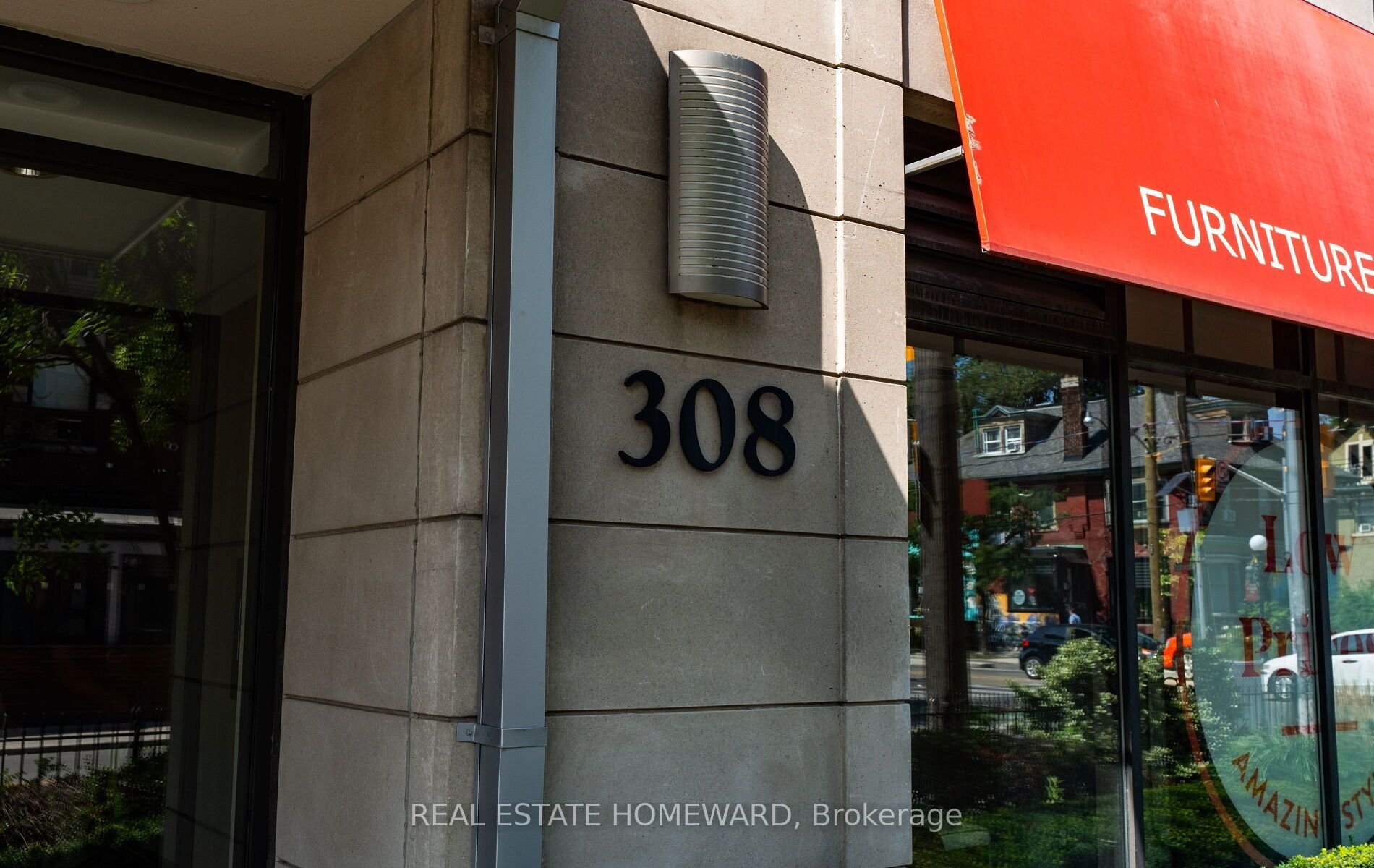 308 Palmerston Avenue 601